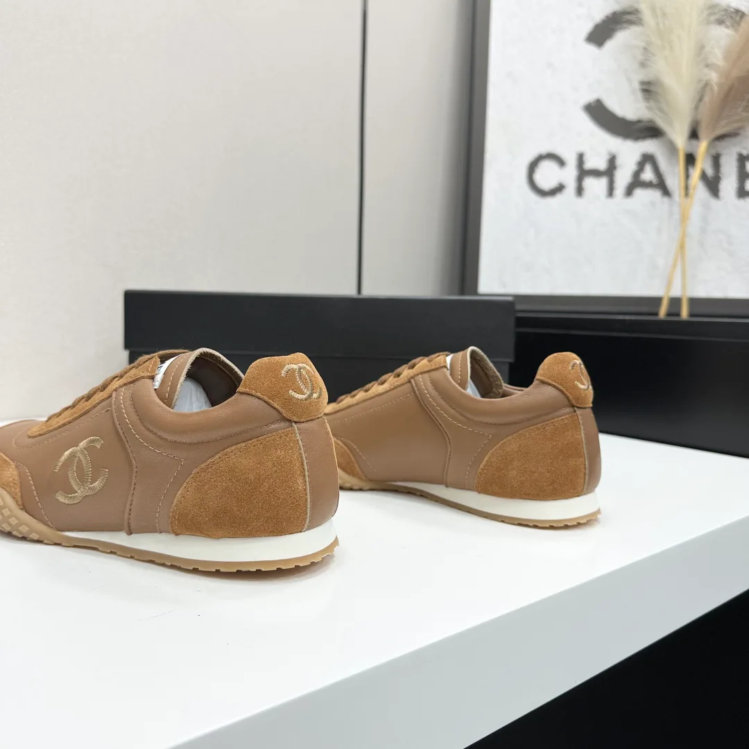 Women's Sneakers CHANEL 18083878