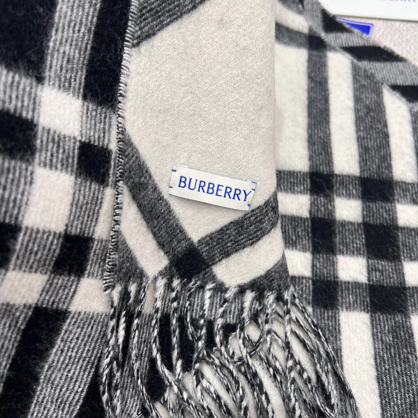 Scarves BURBERRY 17945515