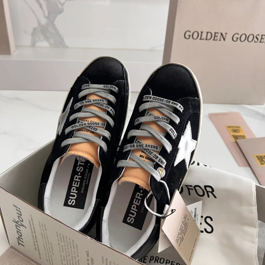 Women's Sneakers GOLDEN GOOSE 16995656