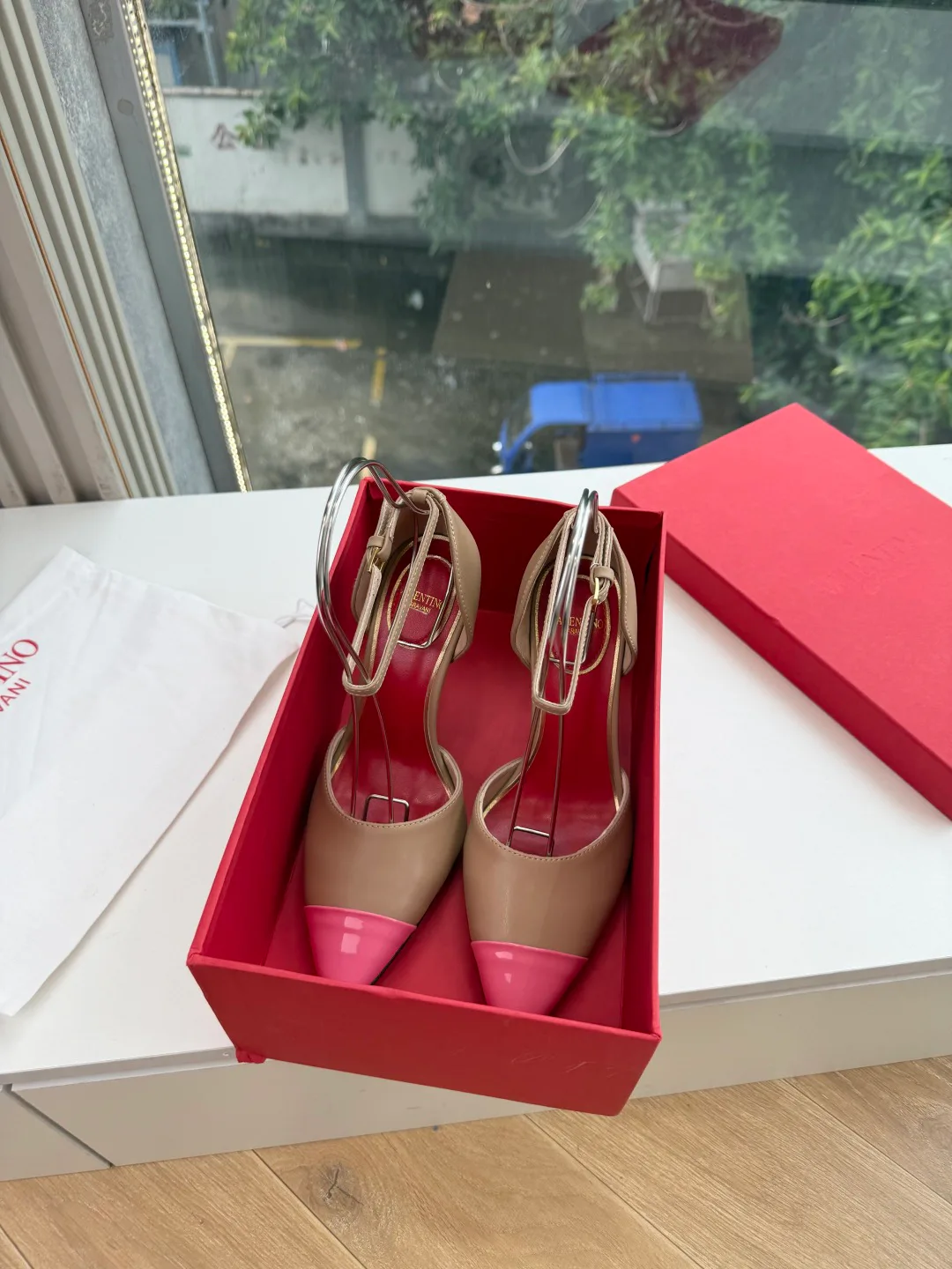 Women's Open-Toe Sandals VALENTINO 18142673