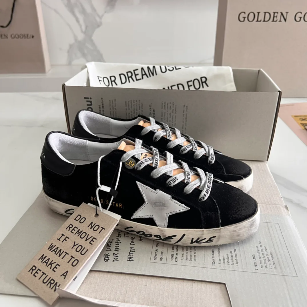 Women's Sneakers GOLDEN GOOSE 16995656