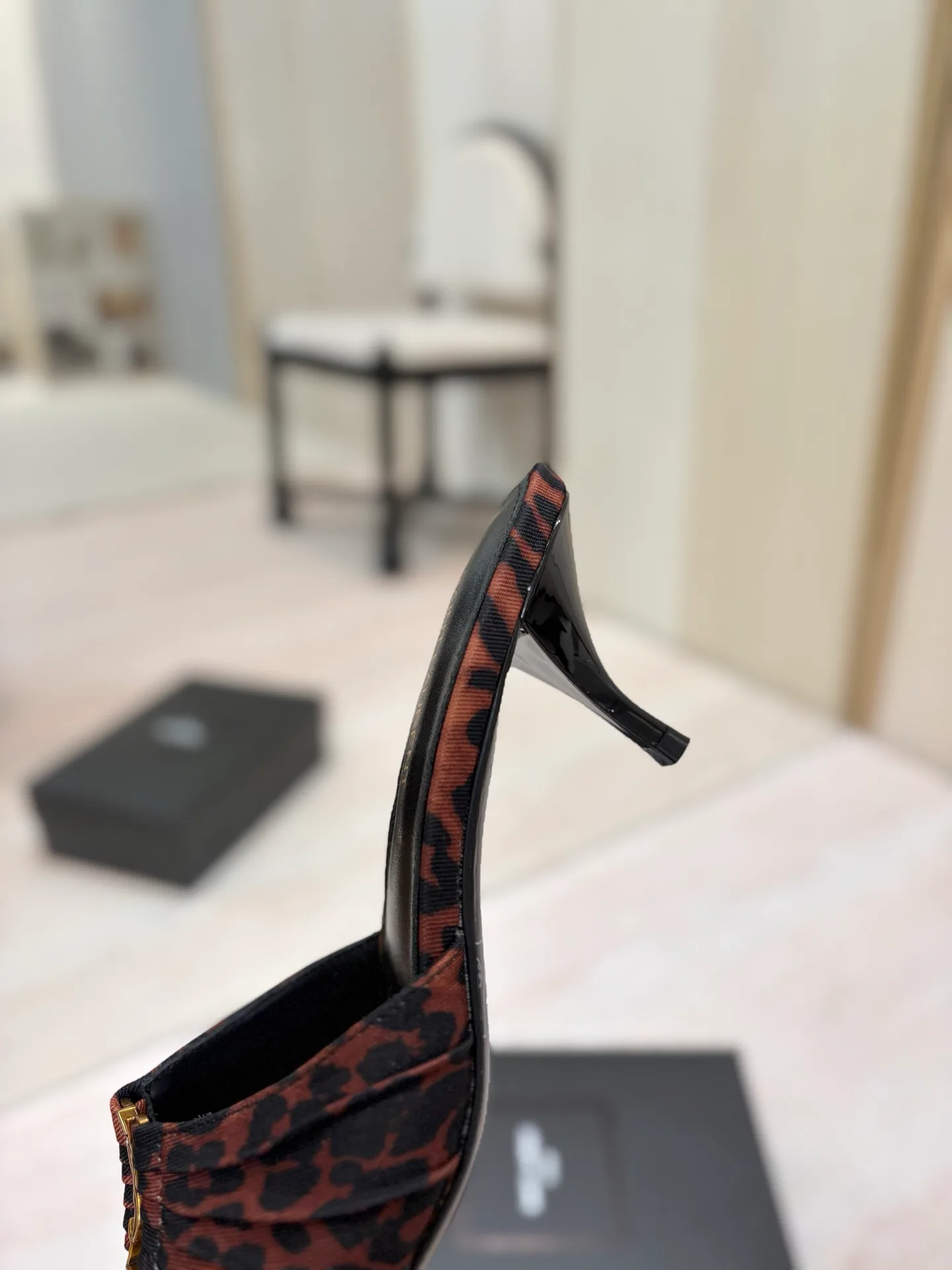 Women's Mules And Clogs SAINT LAURENT 17476009