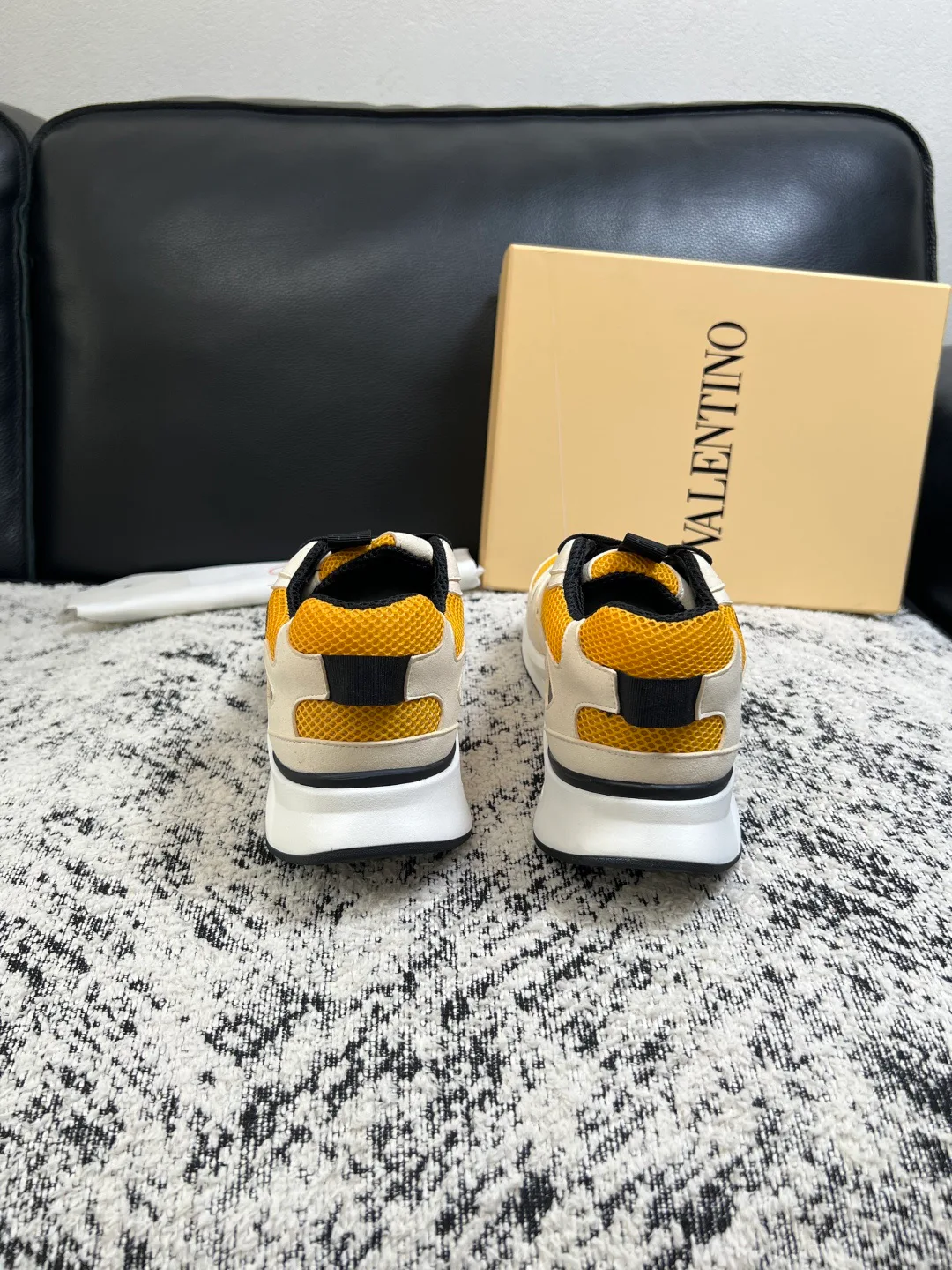 Men's Sneakers VALENTINO 17429903