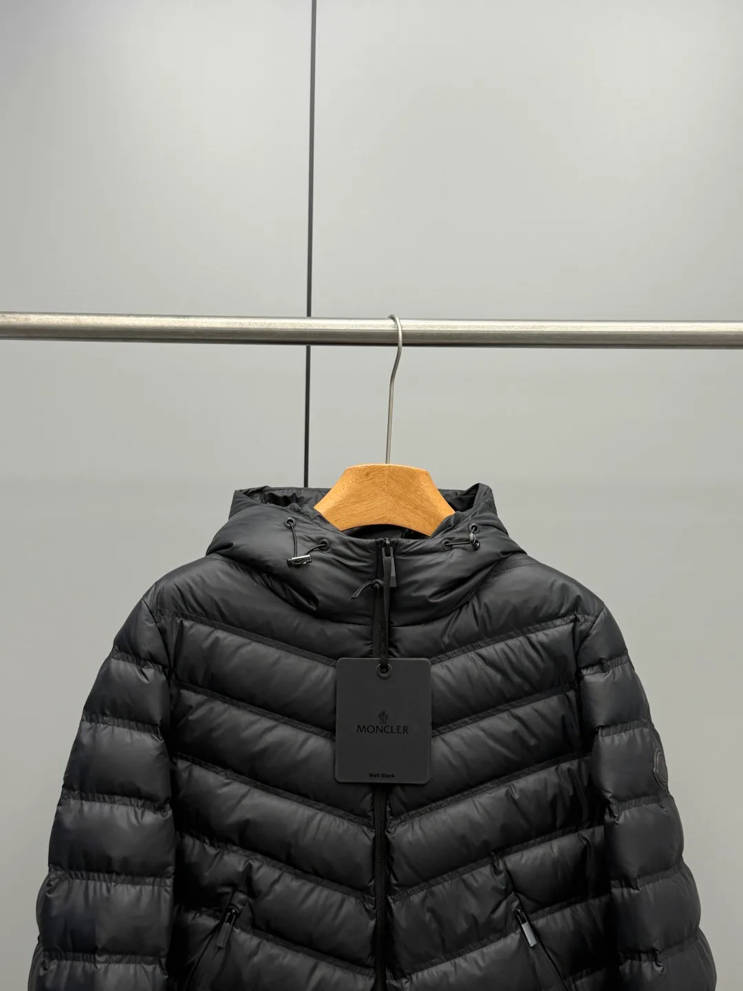 Women's Jackets And Down Jackets MONCLER 17964355