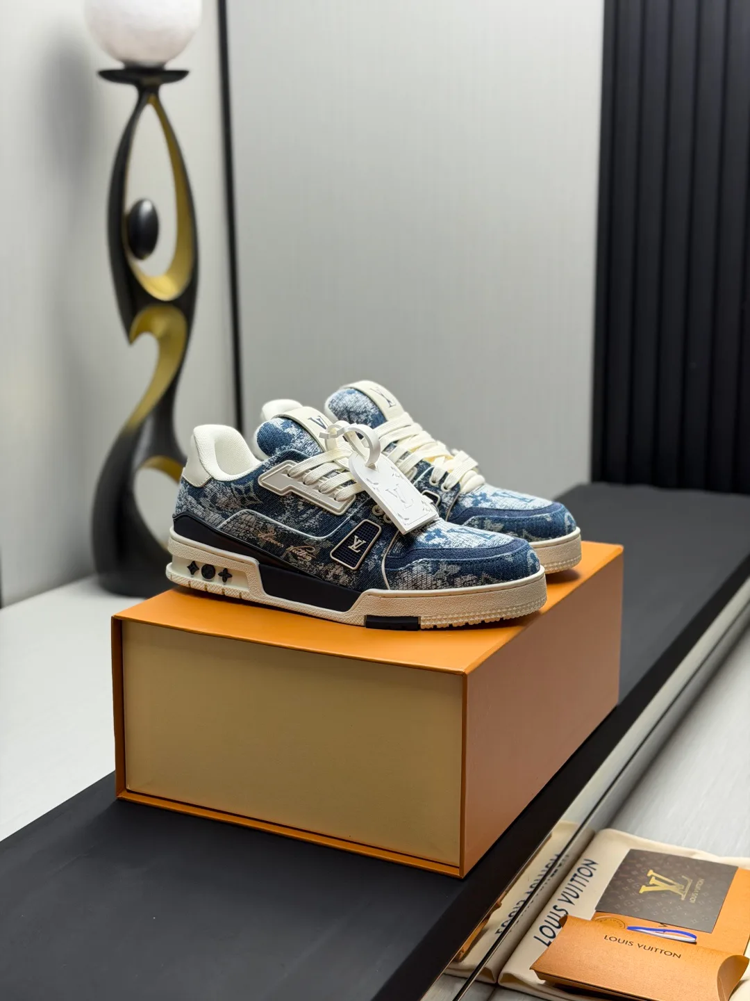 Women's Sneakers LOUIS VUITTON 17865117
