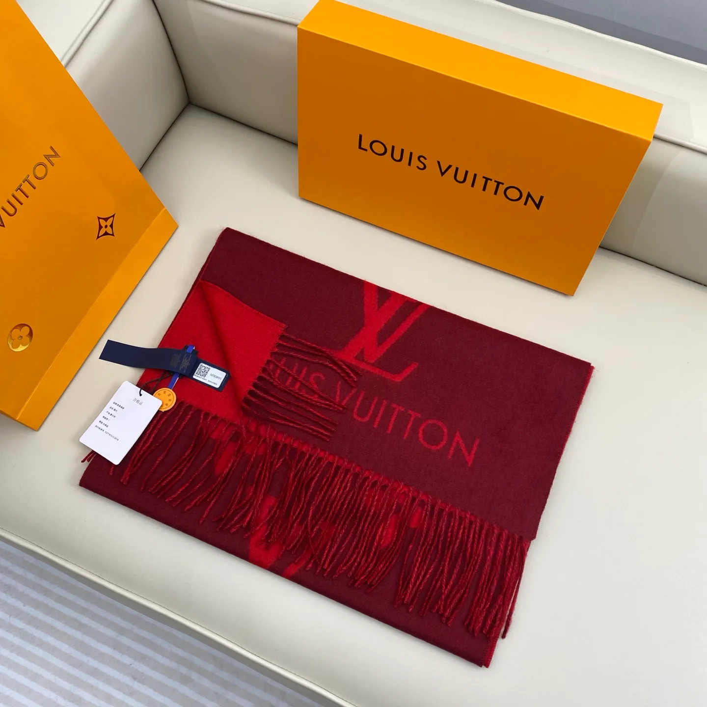 Scarves LOUIS VUITTON 18105573