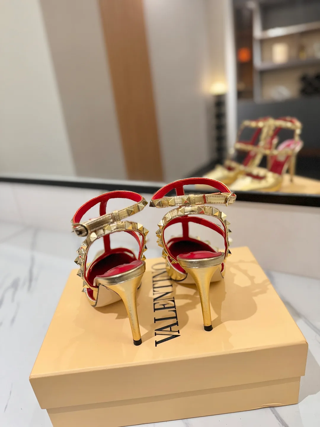 Women's Open-Toe Sandals VALENTINO 17305543