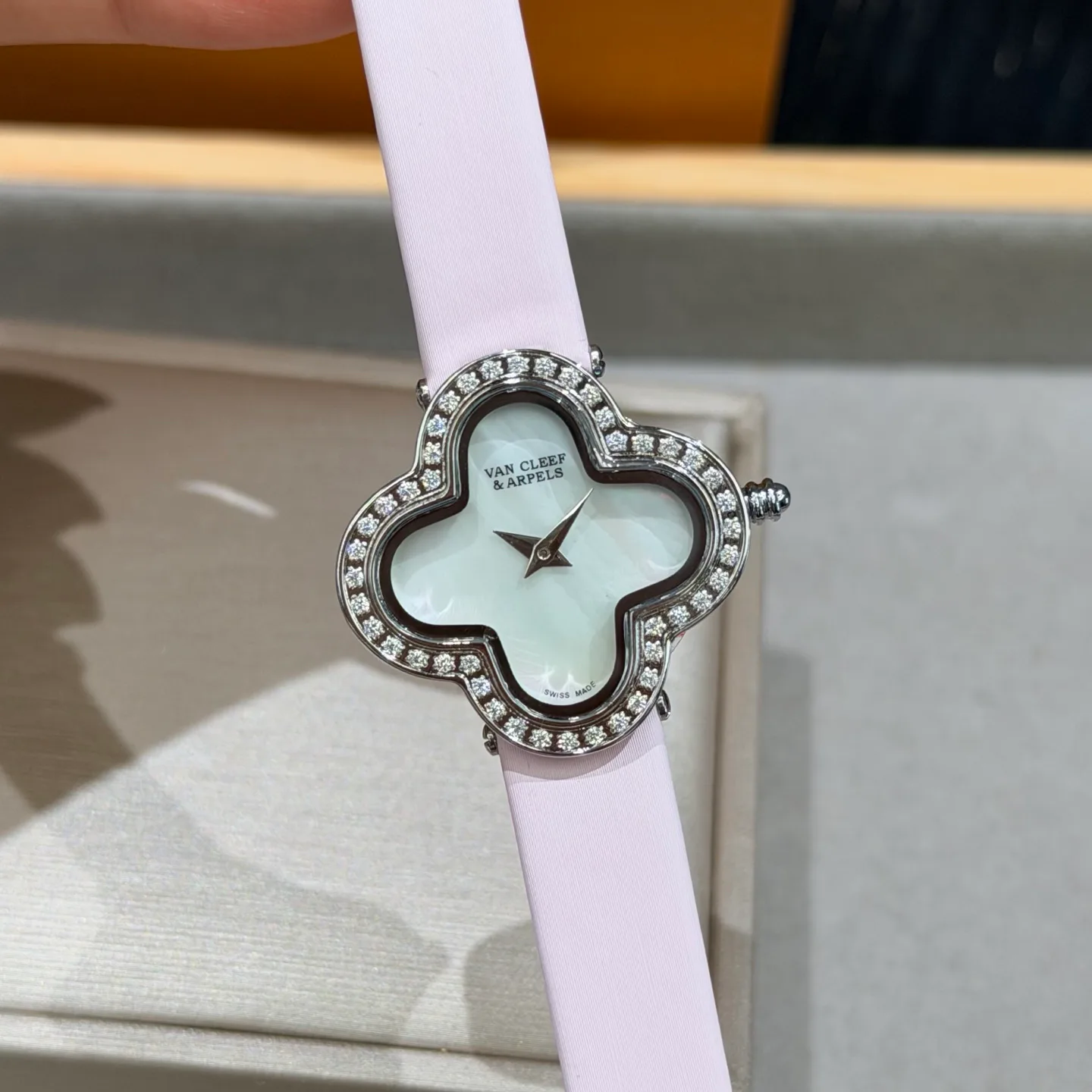 Women's Watches VAN CLEEF & ARPELS 17415092