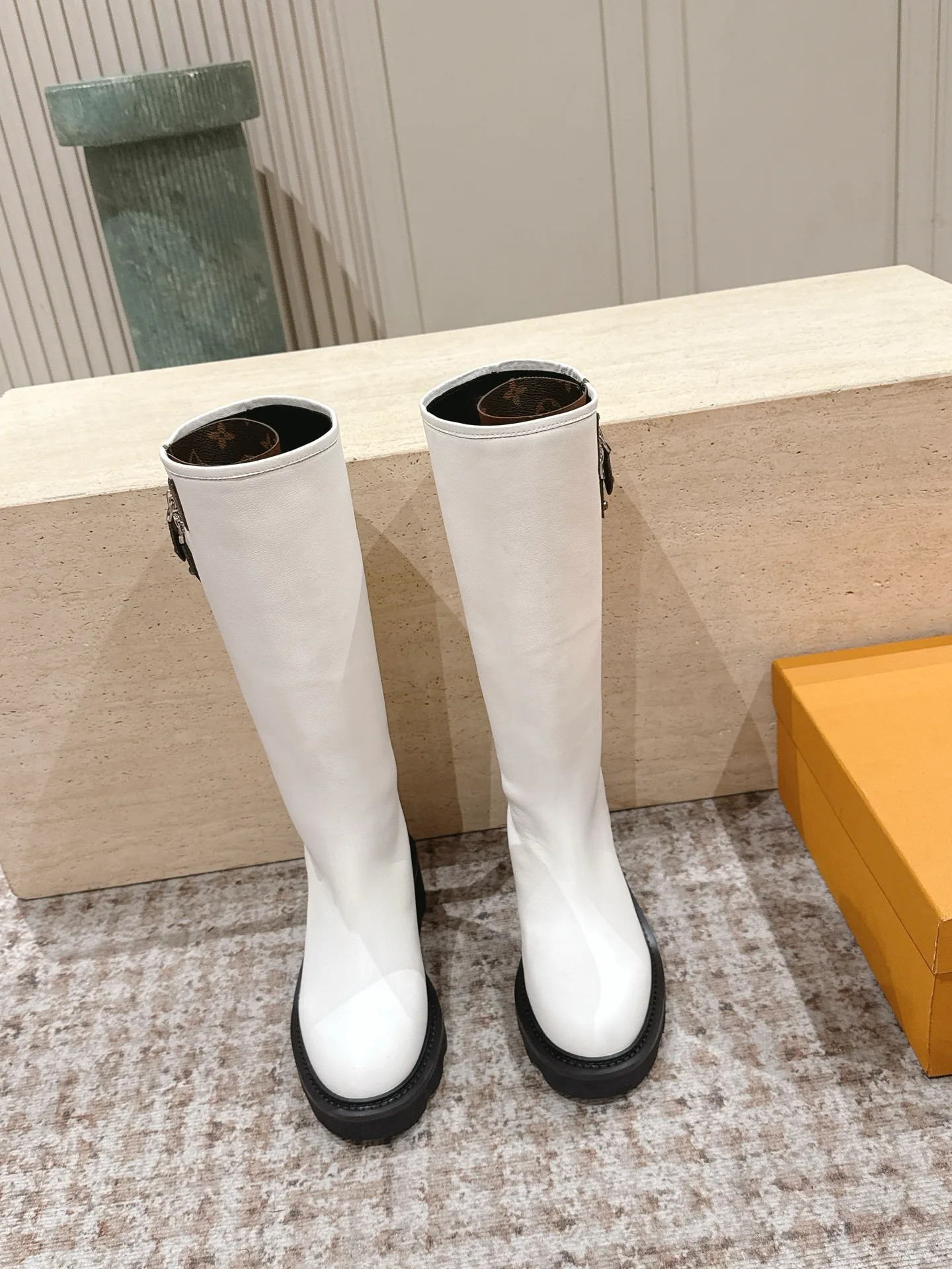 Women's Boots LOUIS VUITTON 18397754