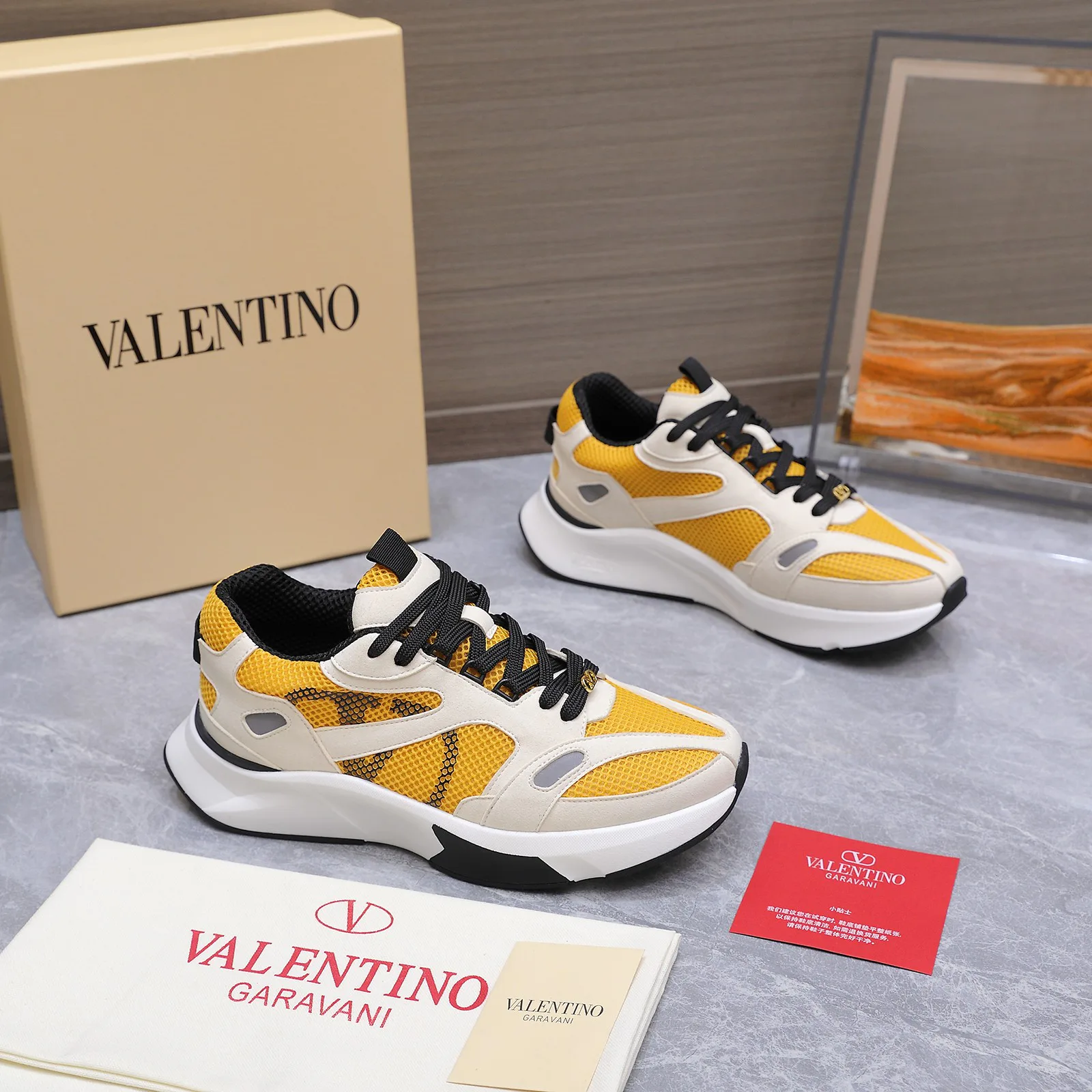 Men's Sneakers VALENTINO 17604594