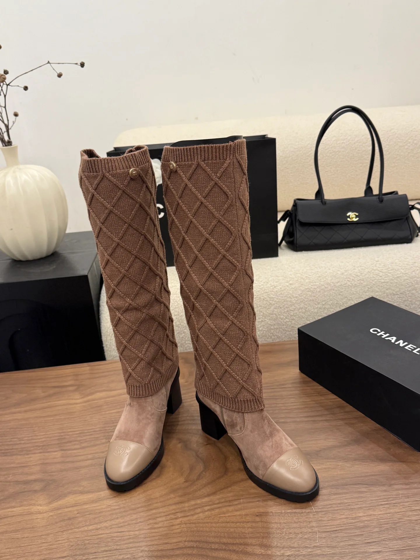 Women's Boots CHANEL 18323405