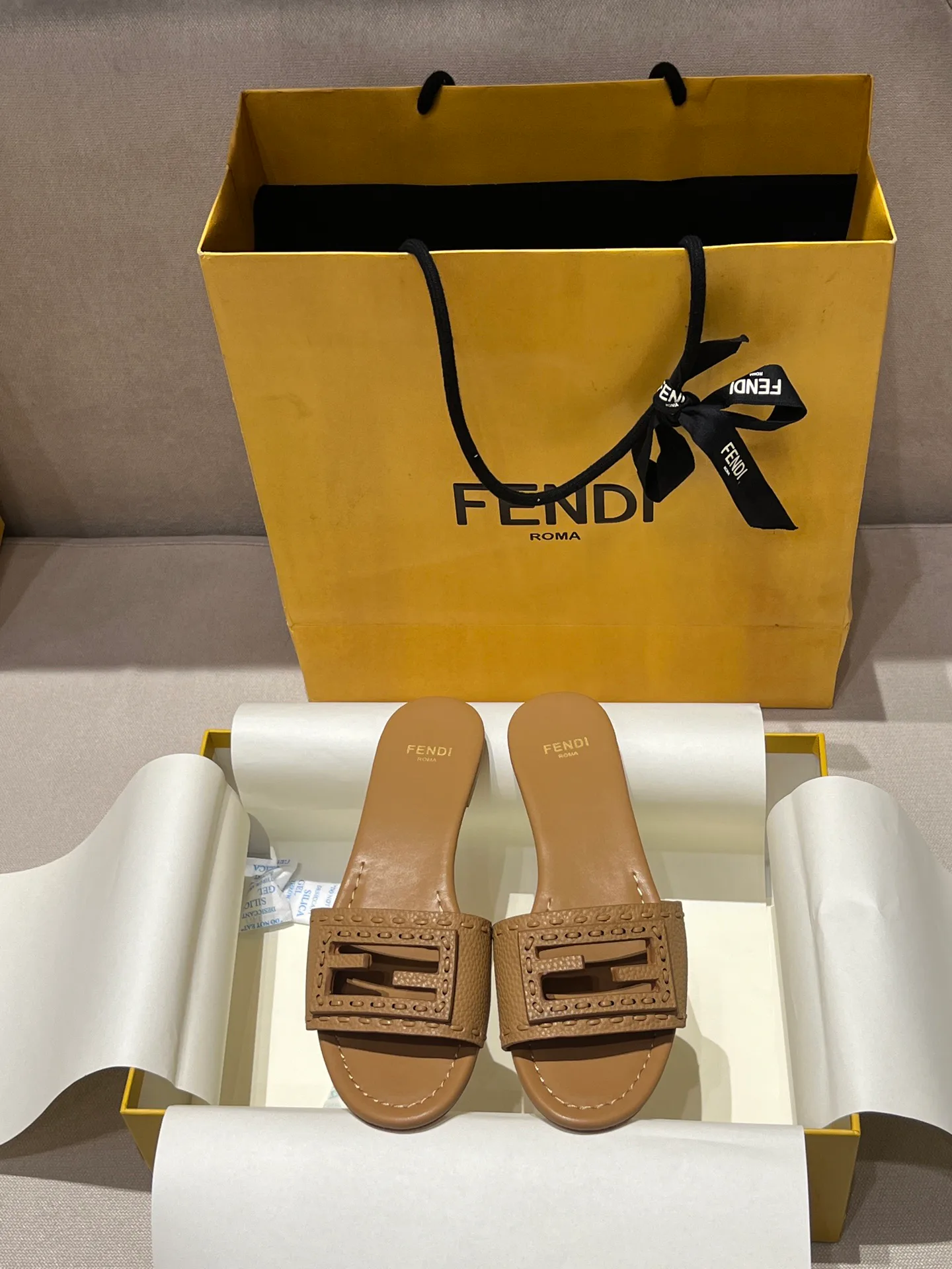 Women's Flip-Flops FENDI 17594291