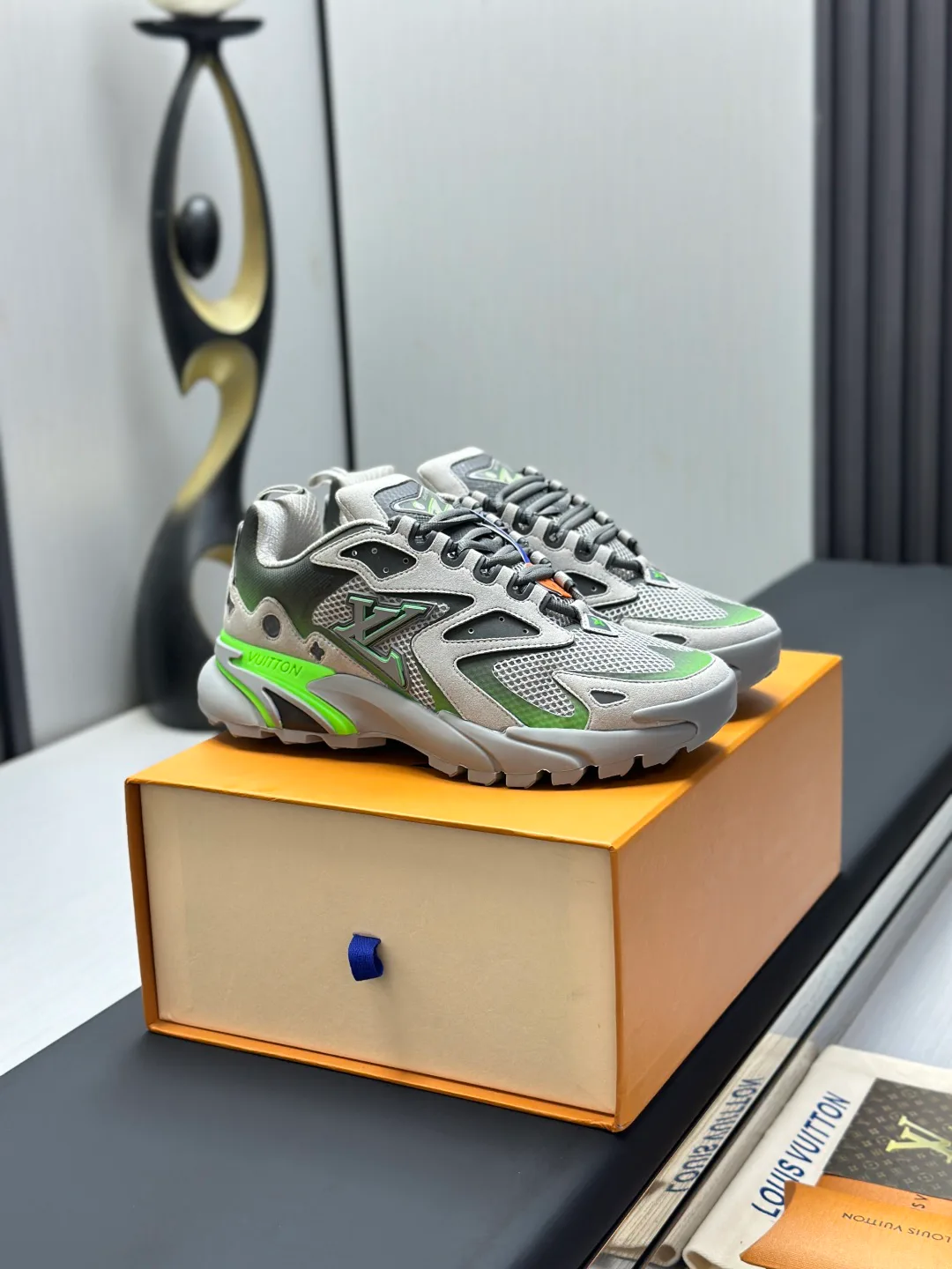 Women's Sneakers LOUIS VUITTON 18211979