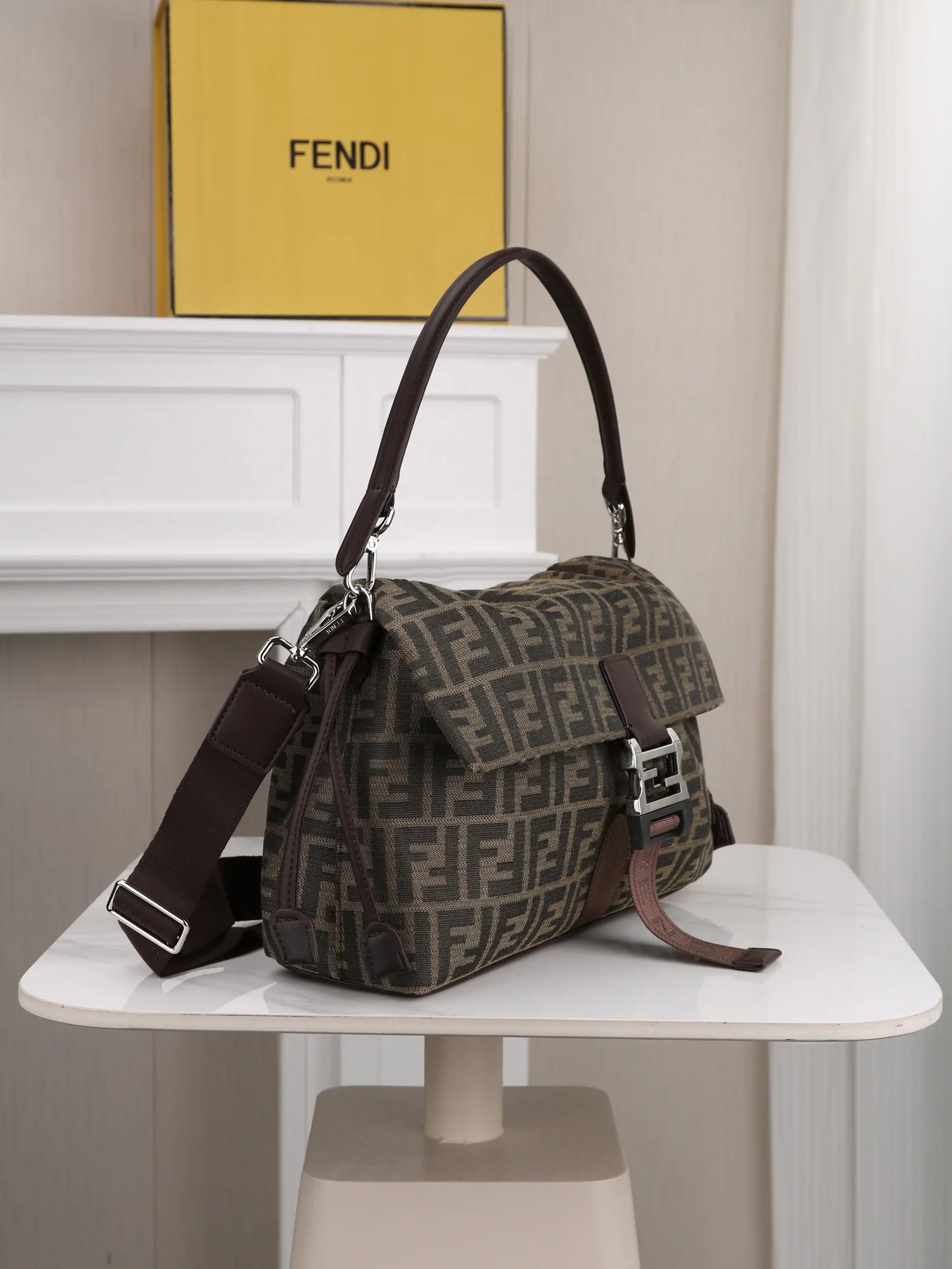 Women's Shoulder Bags FENDI 18005127