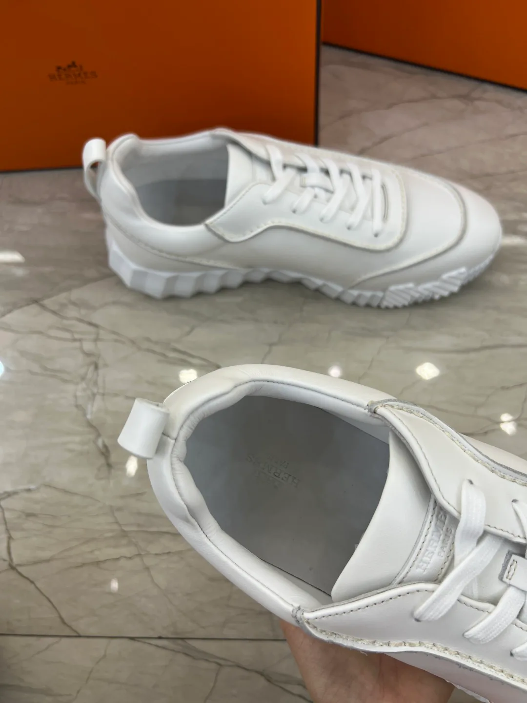 Кроссовки Женские Hermes 18655733
