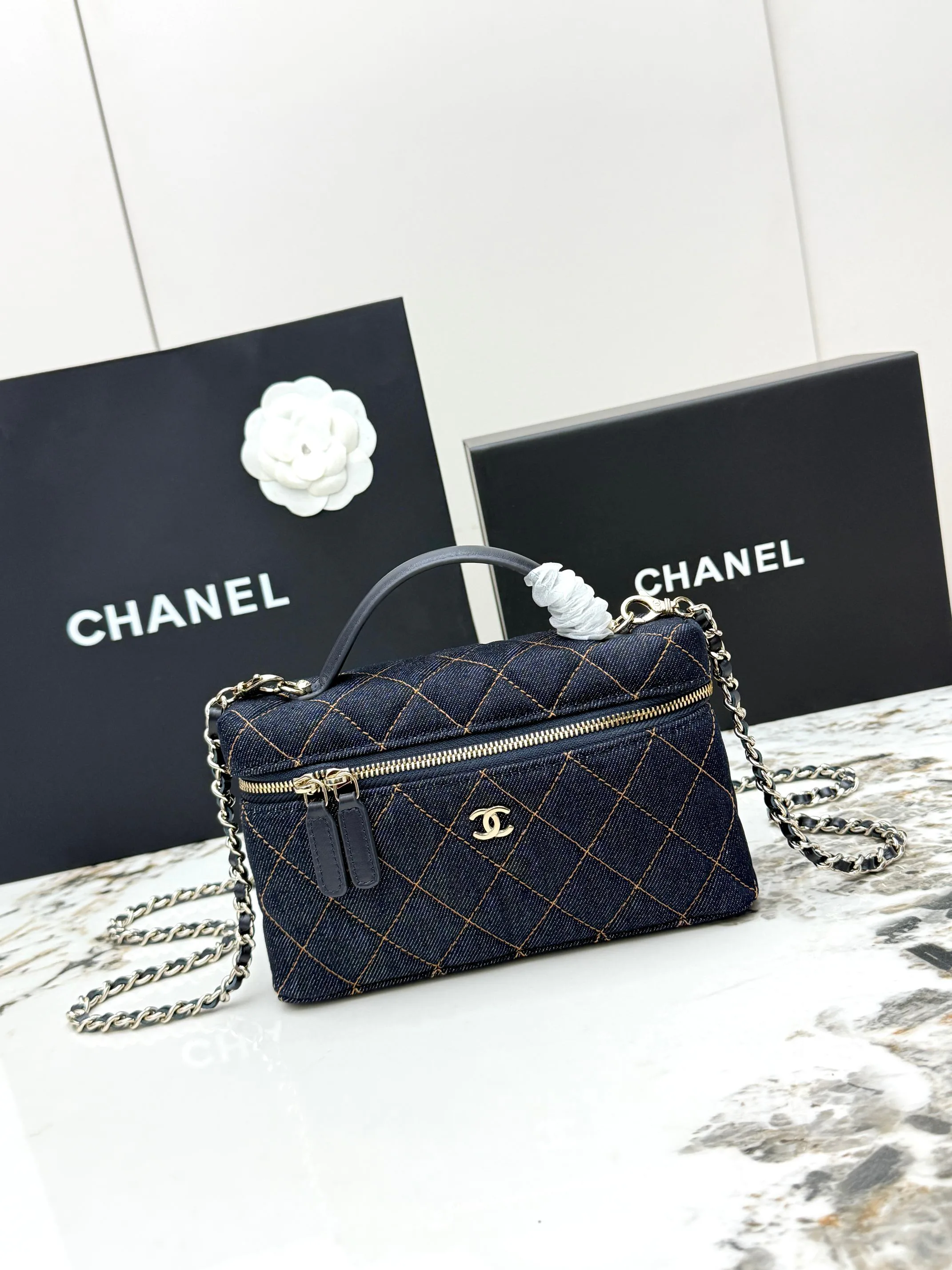 Women's Classic Handbags CHANEL 17949107