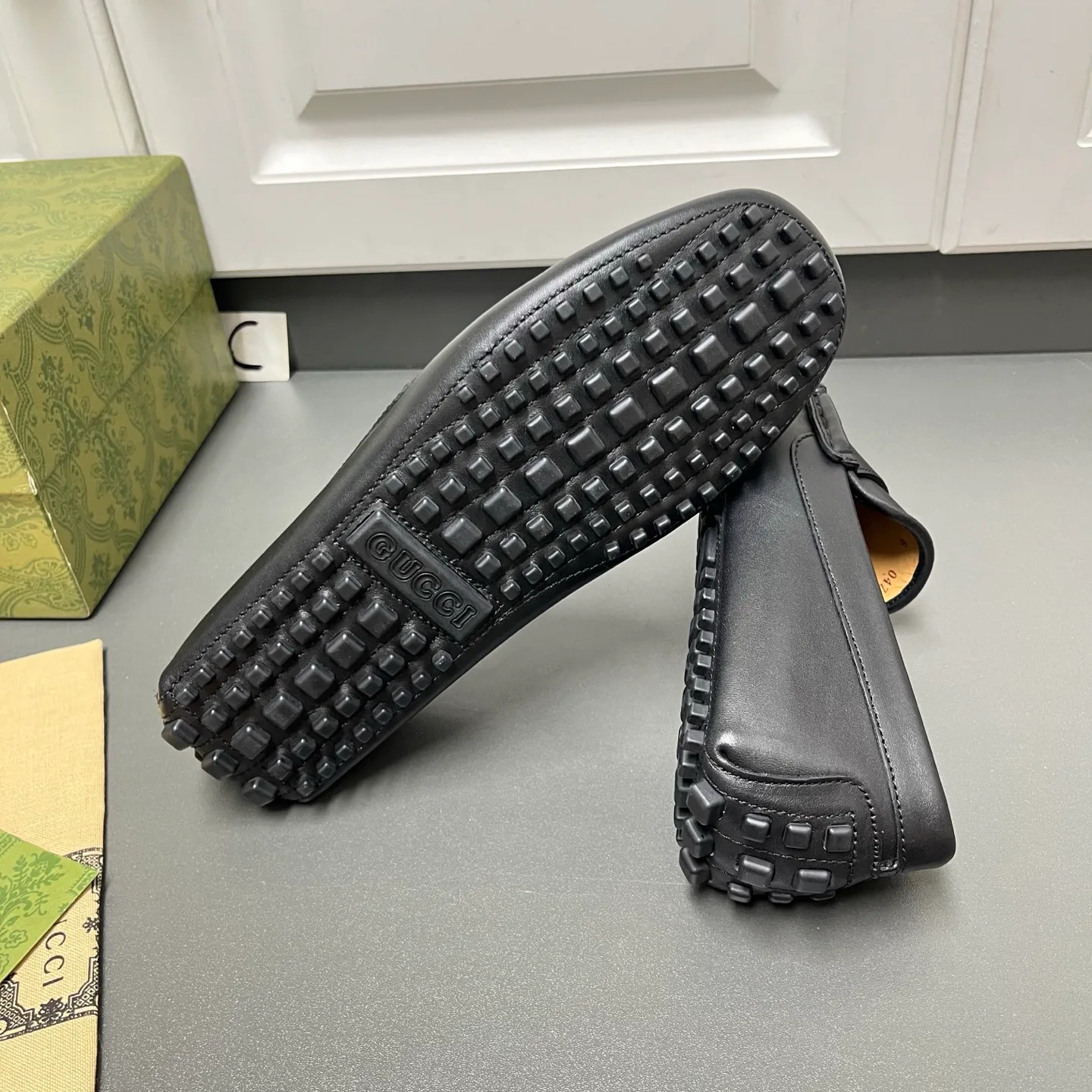 Men's Loafers And Dress Shoes GUCCI 17937824