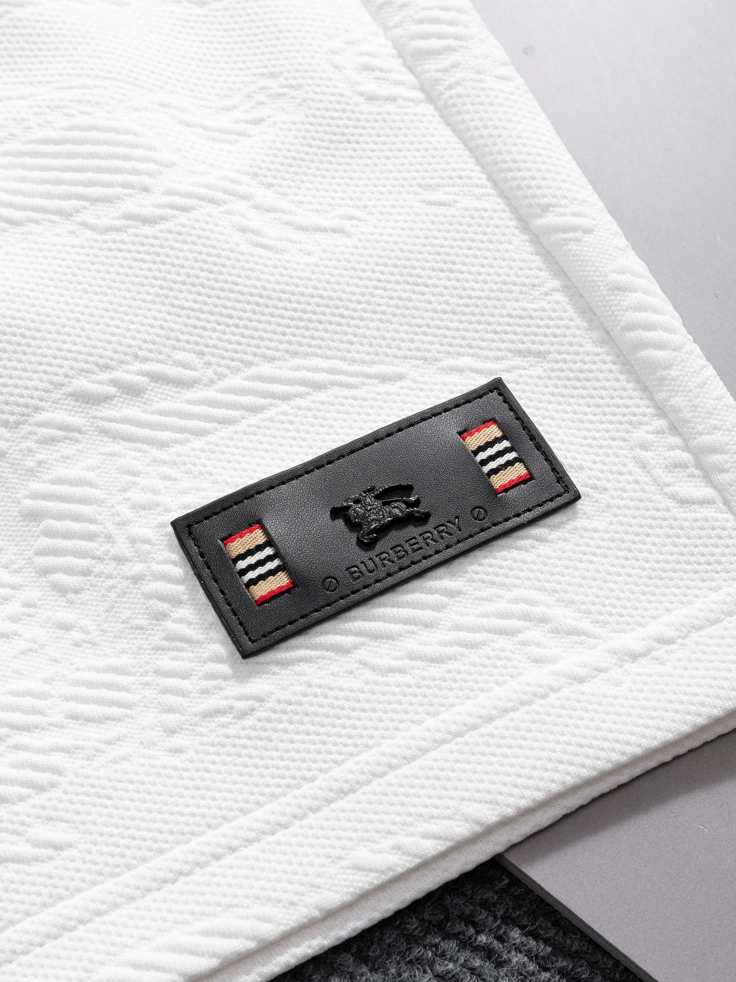 Women's Shorts BURBERRY 18000485