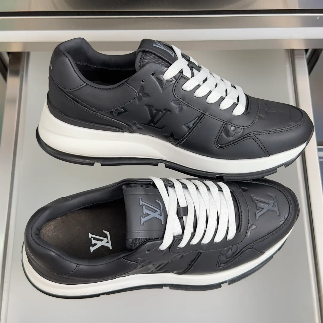 Men's Sneakers LOUIS VUITTON 17950774