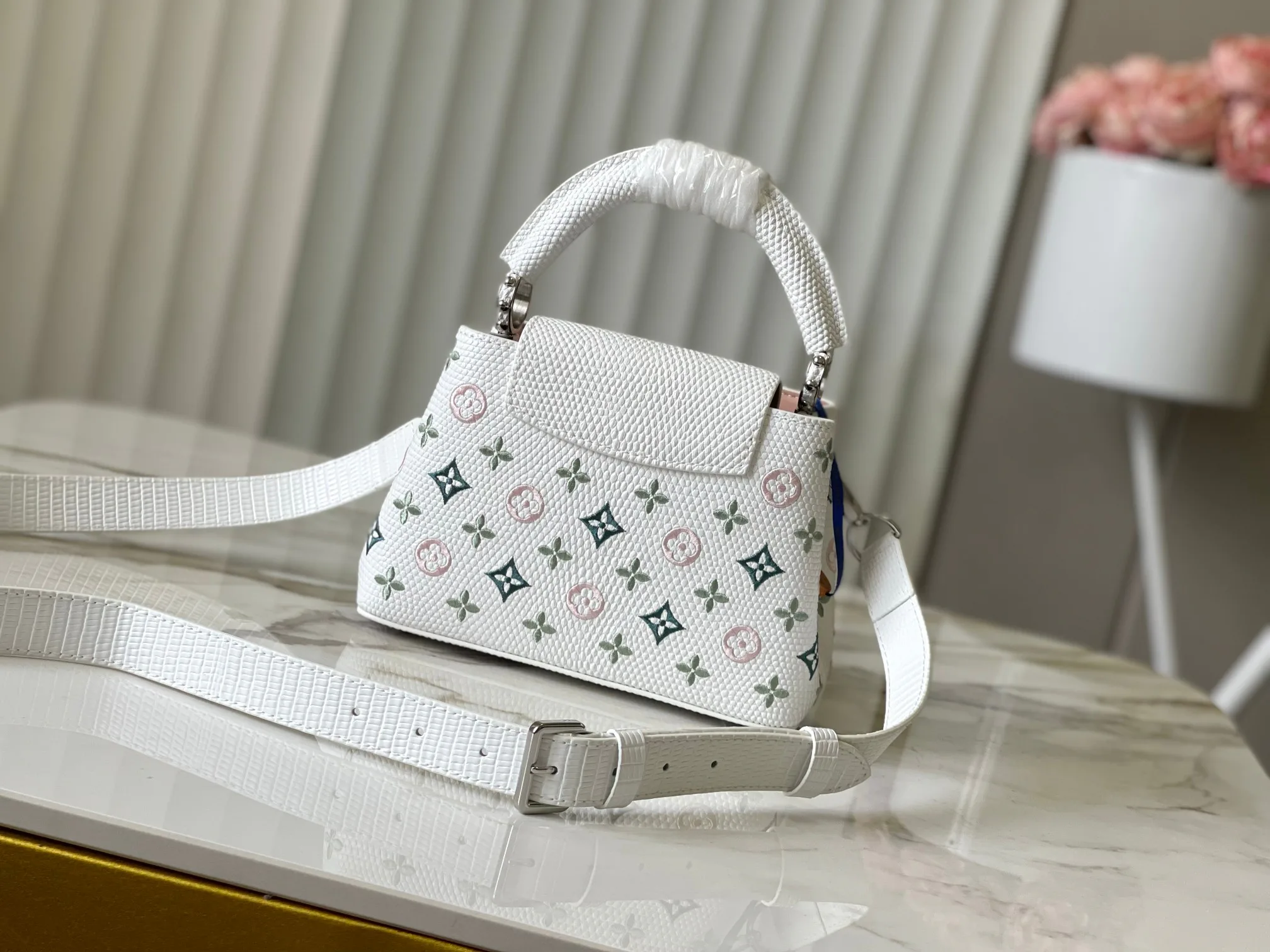 Классические Сумки Женские Louis Vuitton 18644337