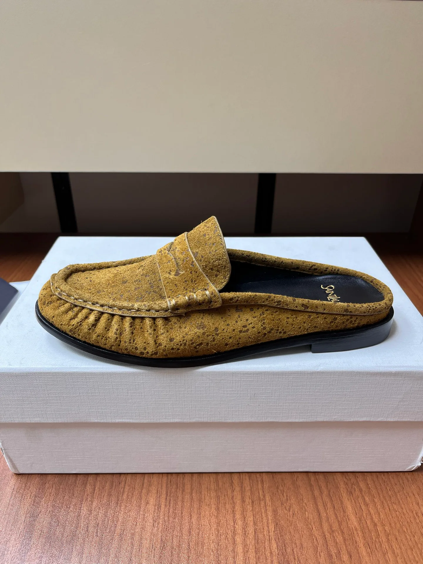 Women's Loafers And Moccasins SAINT LAURENT 18037882
