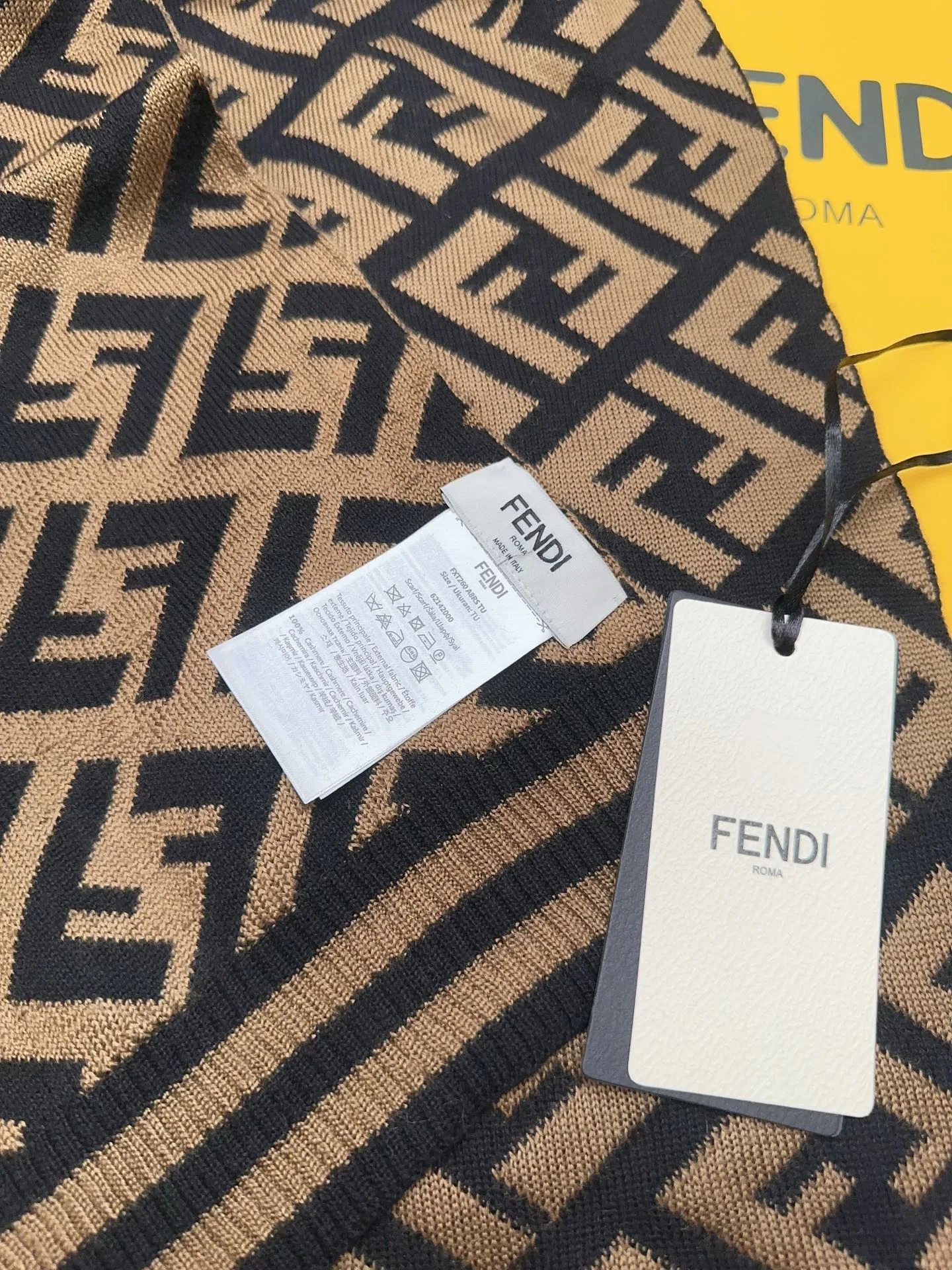 Scarves FENDI 18275097