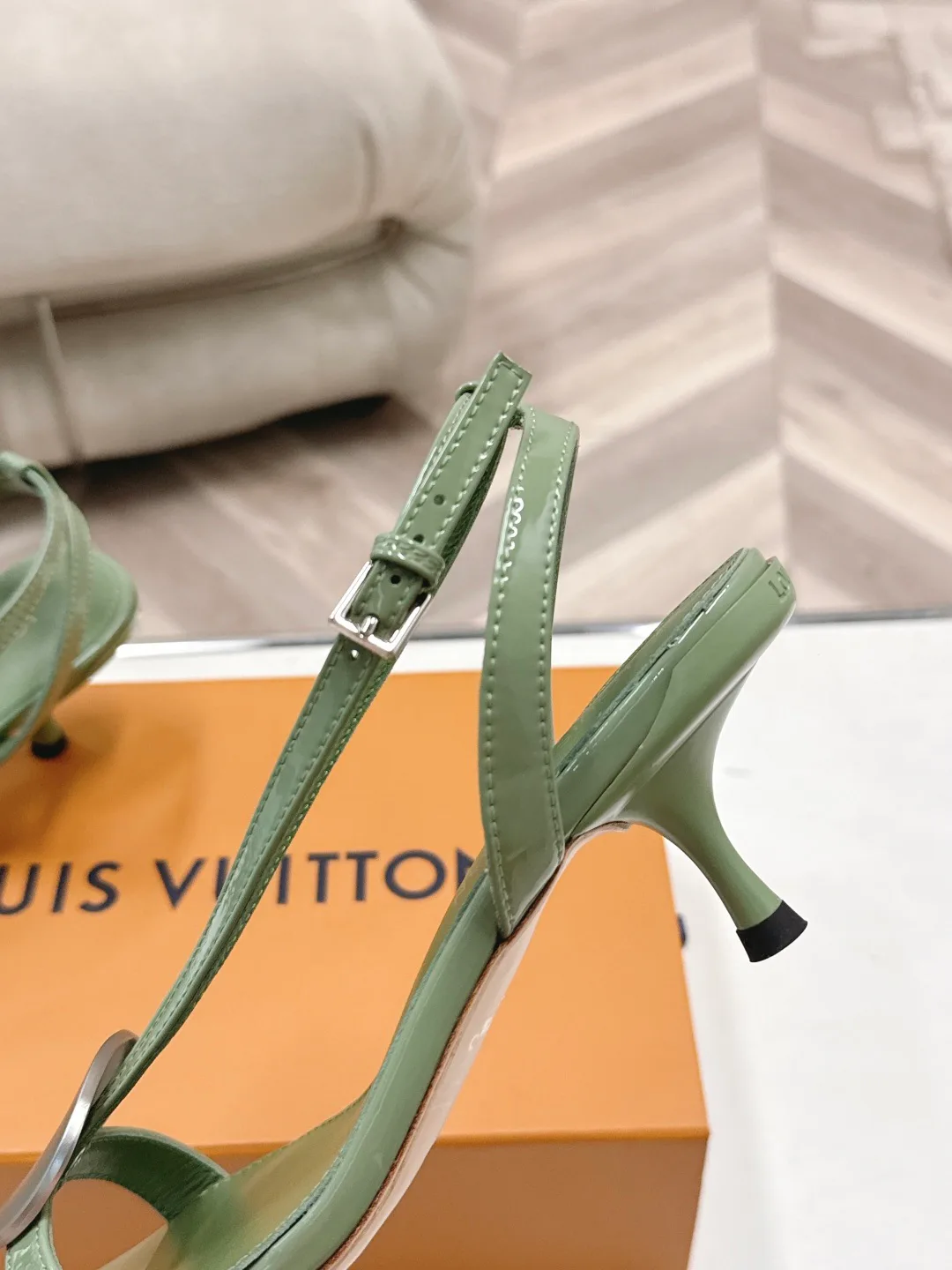 Women's Open-Toe Sandals LOUIS VUITTON 17578114
