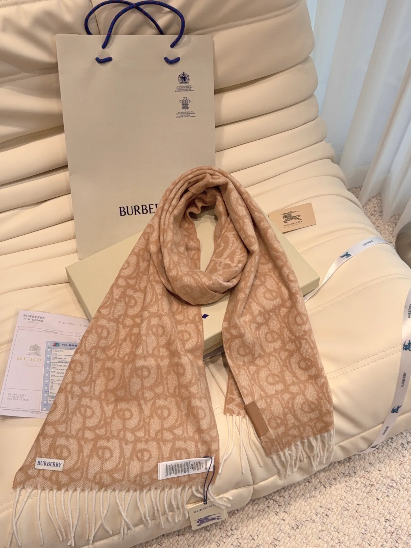 Scarves BURBERRY 18287236