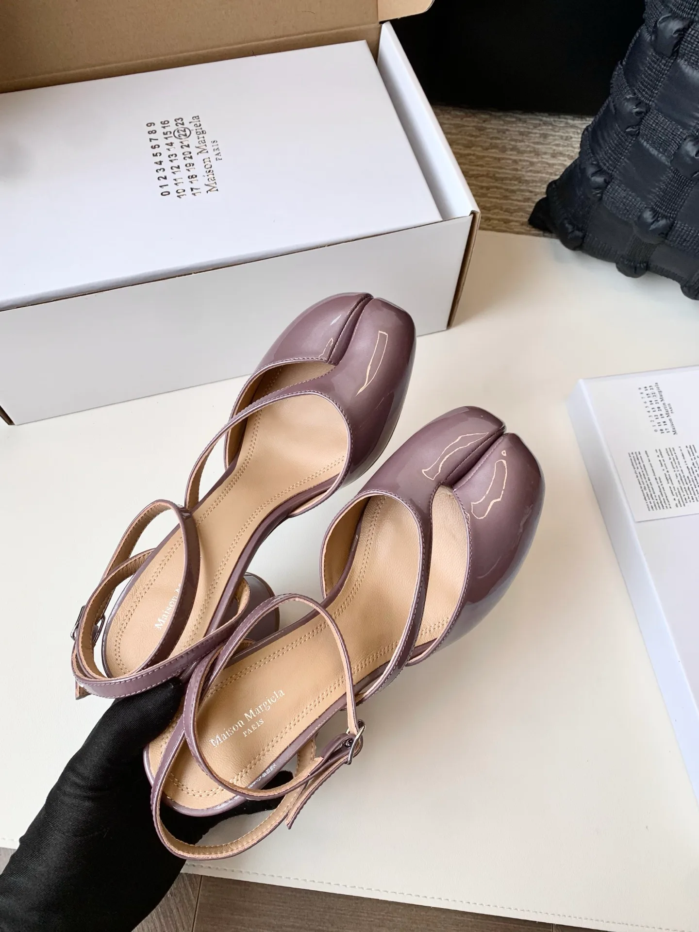 Women's Open-Toe Sandals MAISON MARGIELA 17628623