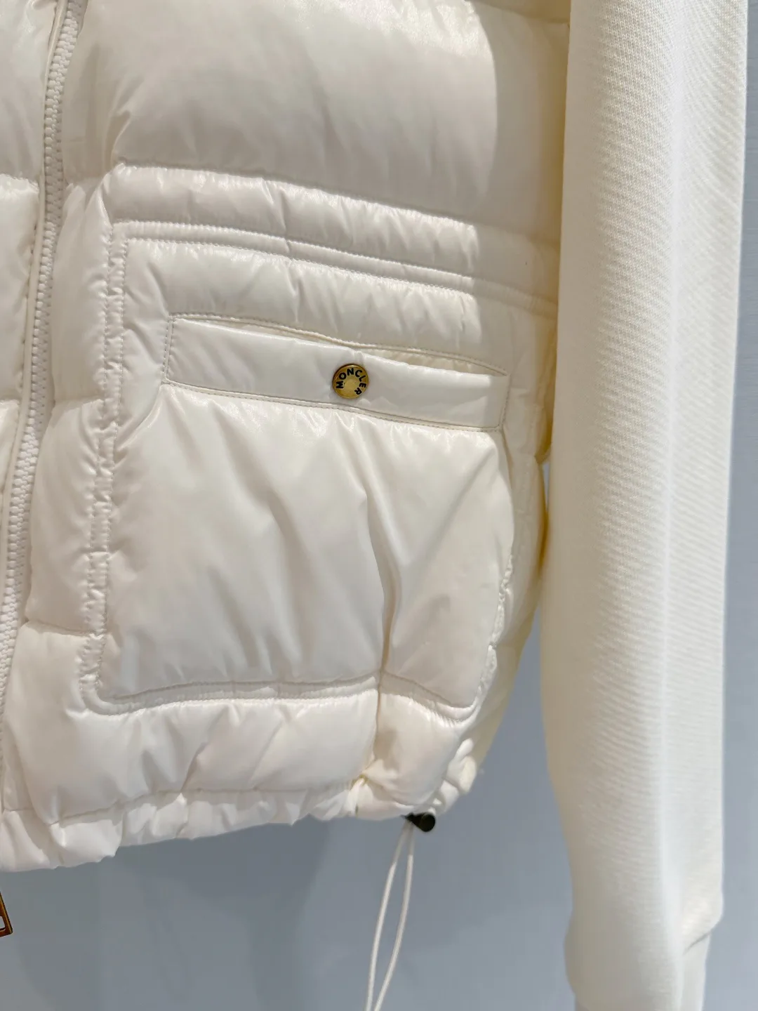 Women's Jackets And Down Jackets MONCLER 17867520