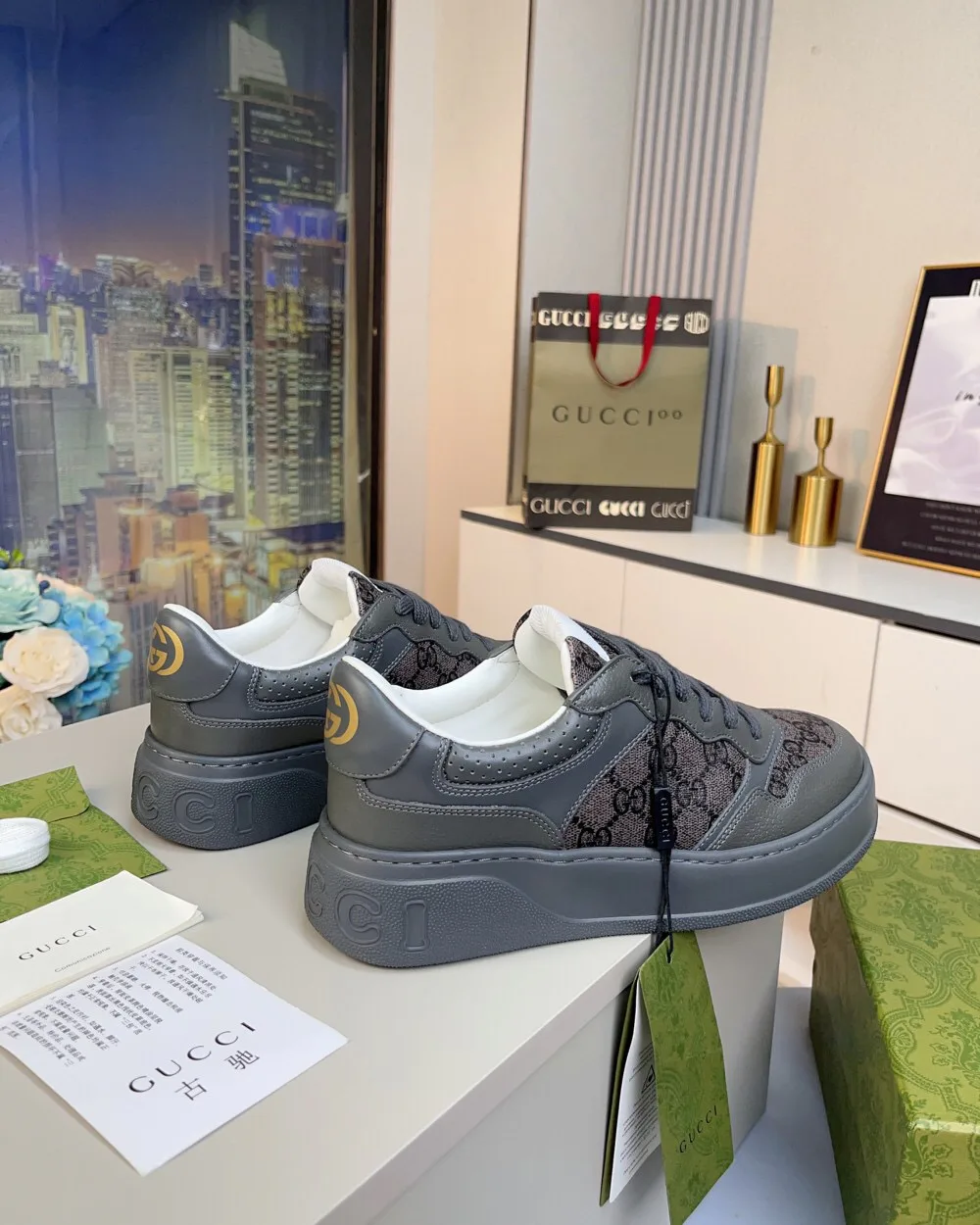 Women's Sneakers GUCCI 18369612