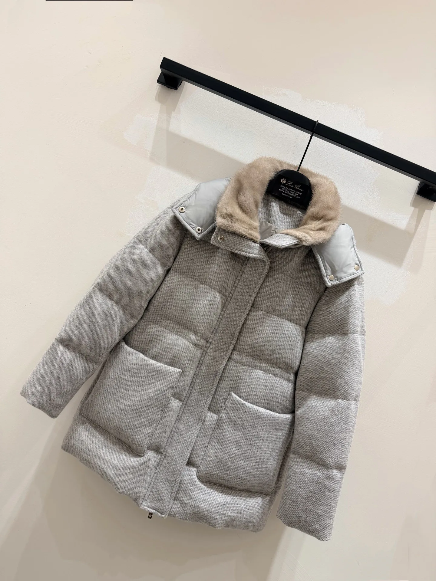 Women's Jackets And Down Jackets LORO PIANA 19541104