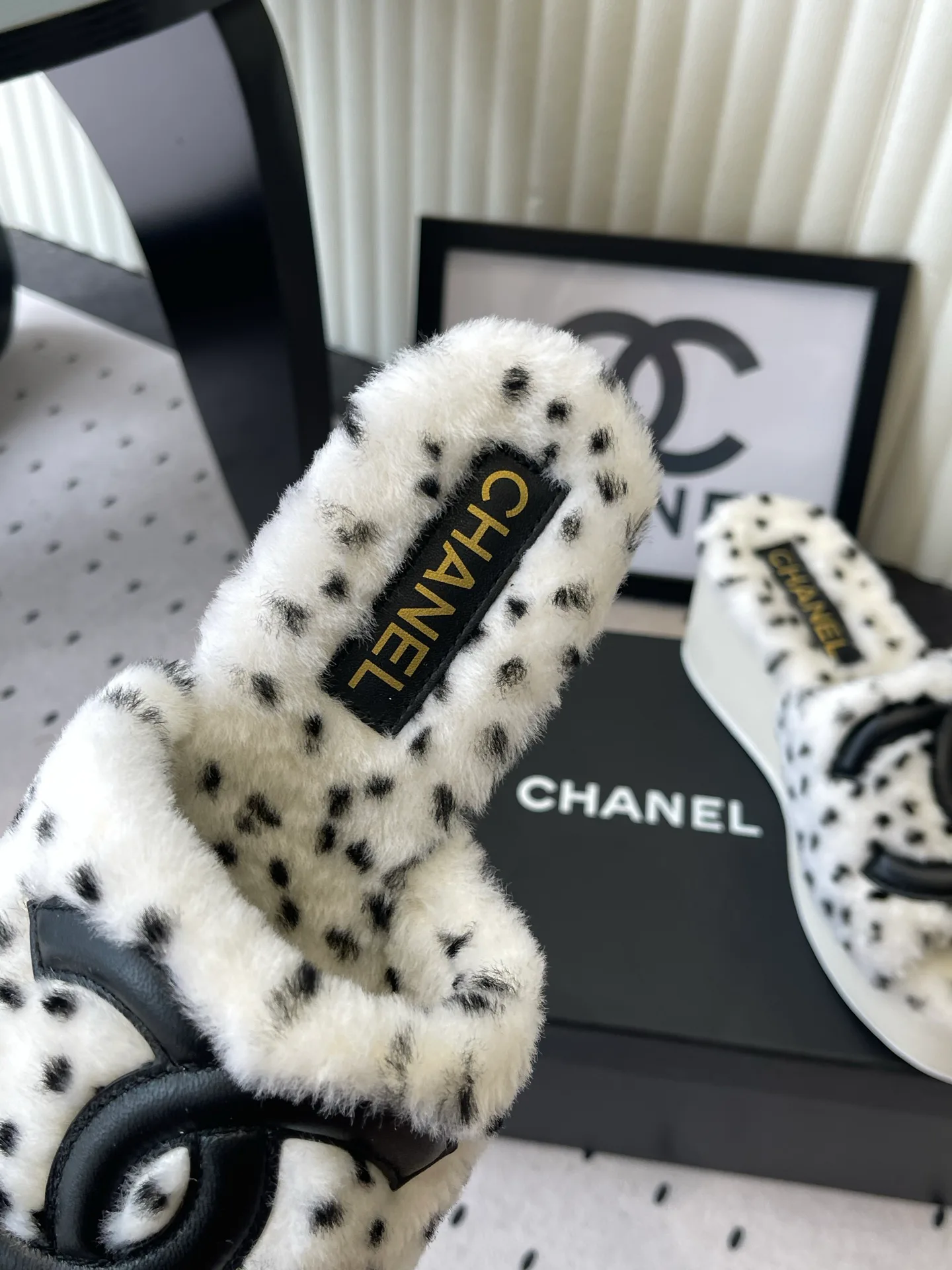 Women's Slippers CHANEL 18069907