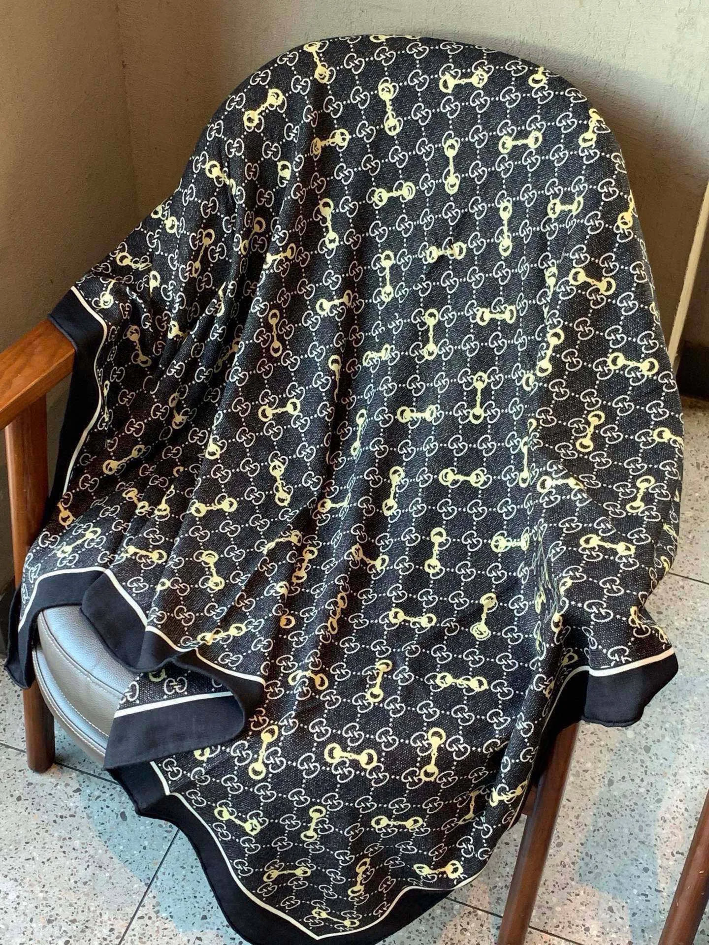 Scarves GUCCI 17543254