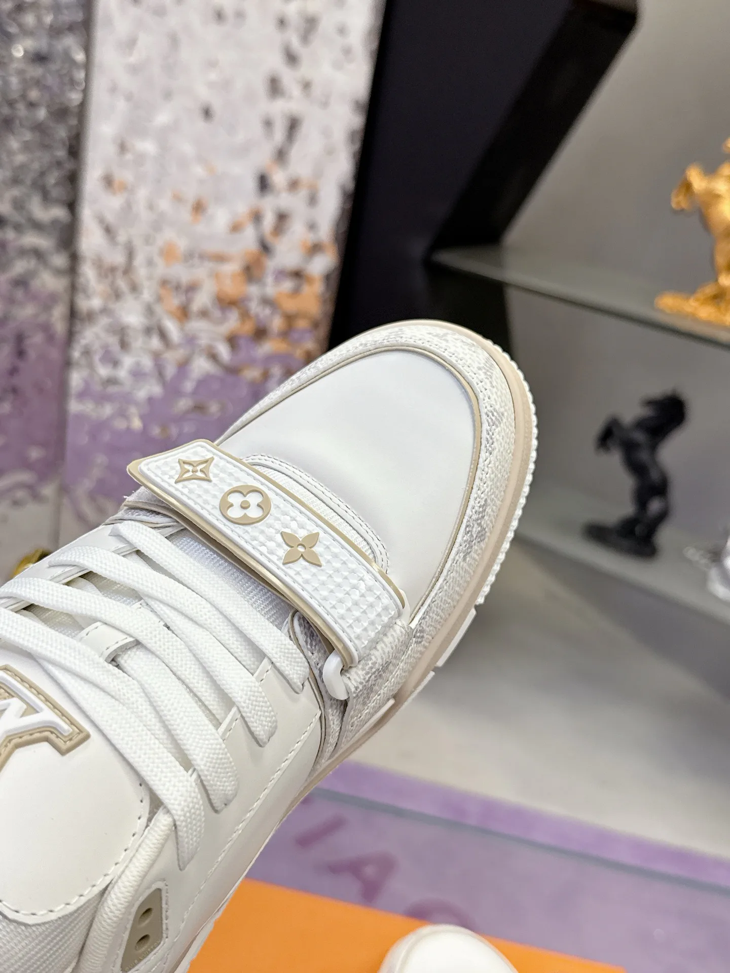 Men's Sneakers LOUIS VUITTON 17740576