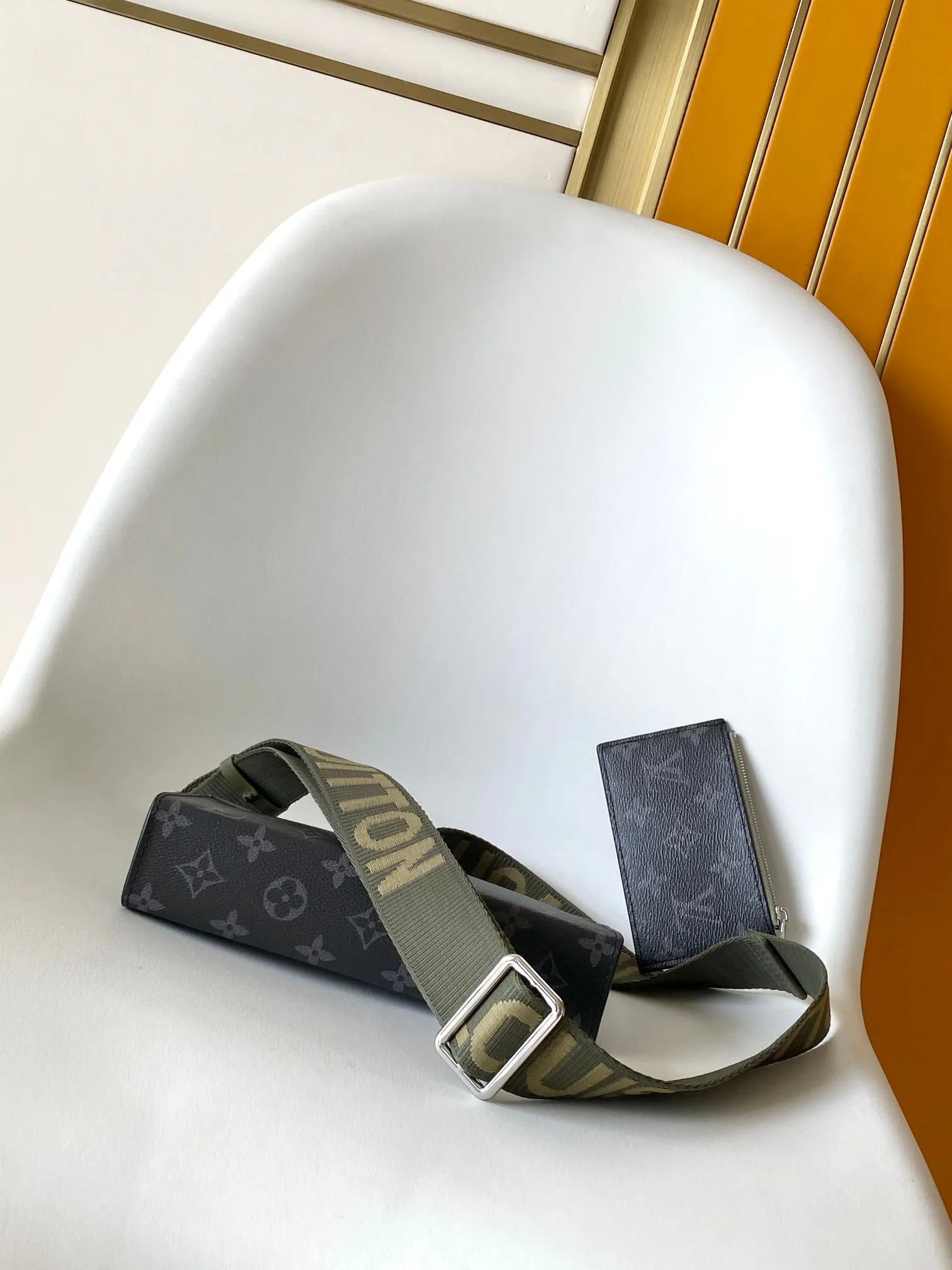 Women's Shoulder Bags LOUIS VUITTON 17904113
