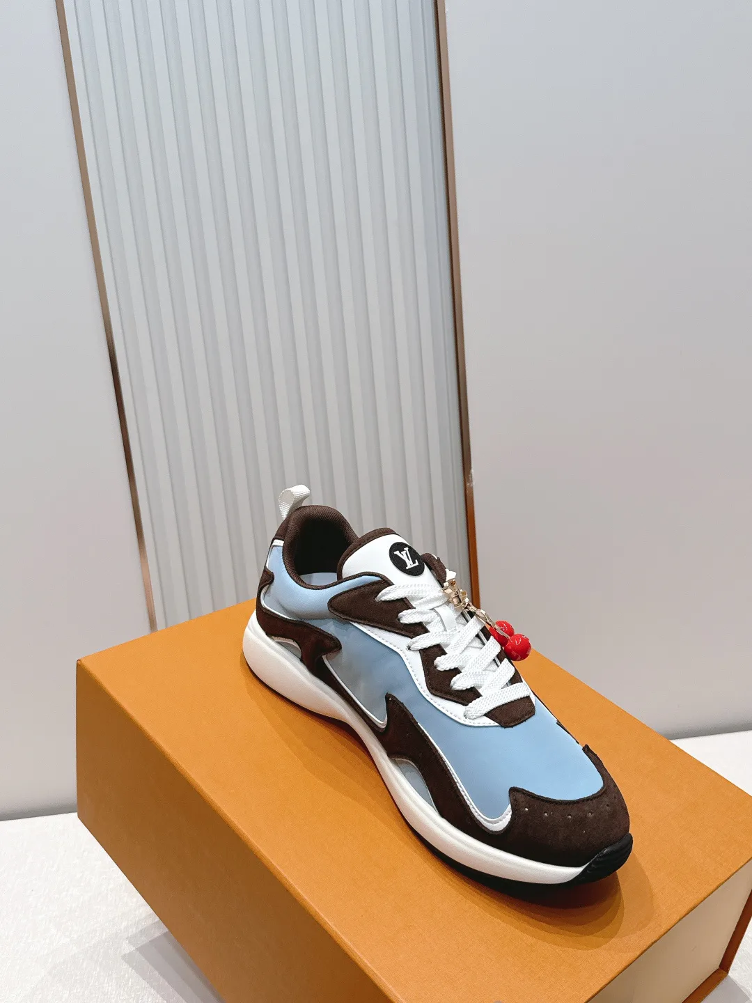 Men's Sneakers LOUIS VUITTON 17926424