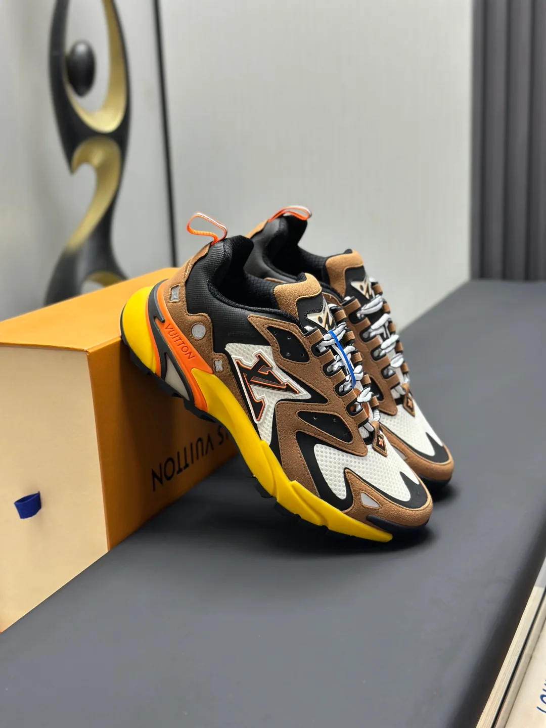 Women's Sneakers LOUIS VUITTON 18211980