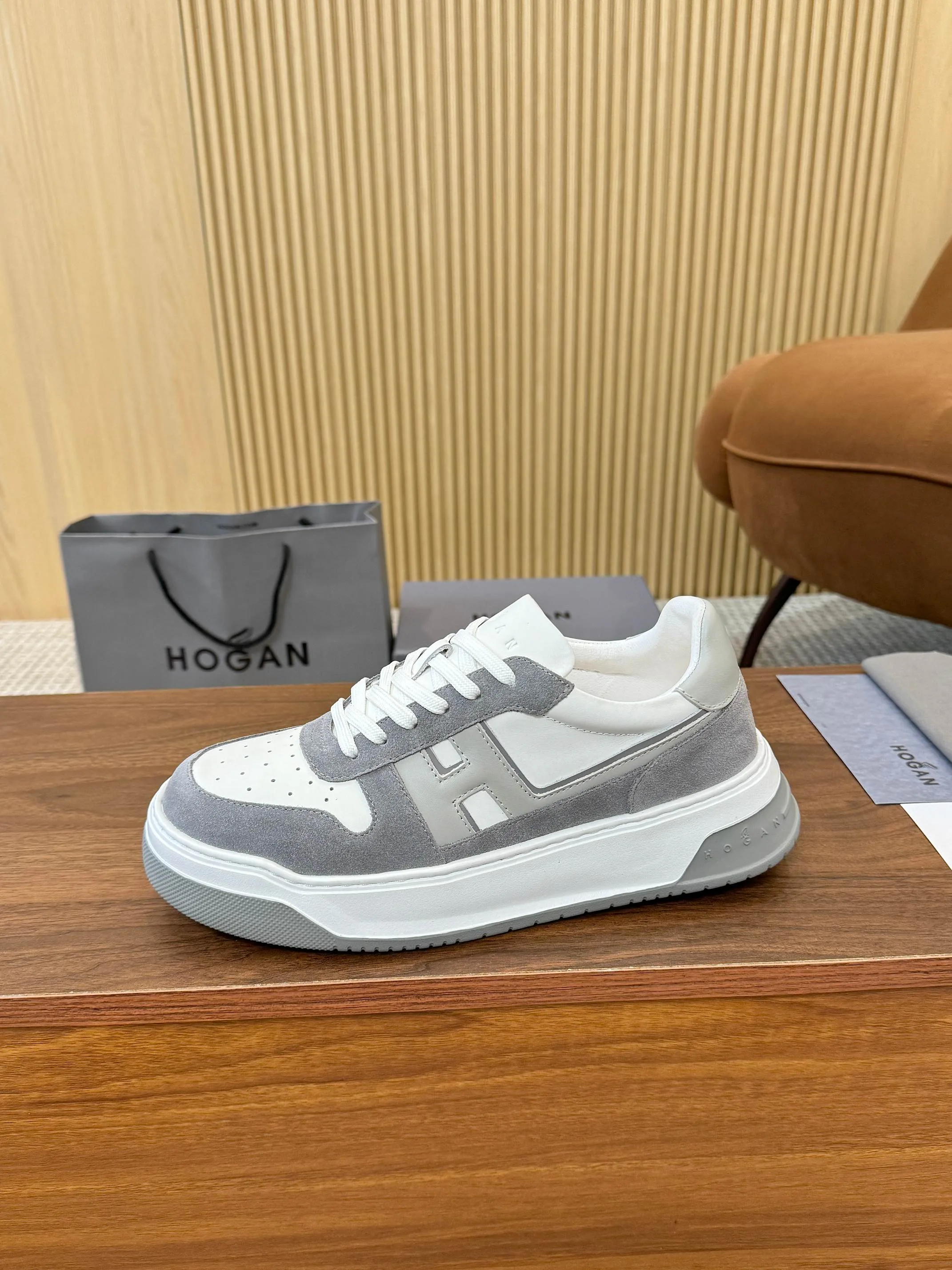 Women's Sneakers HOGAN 17827629