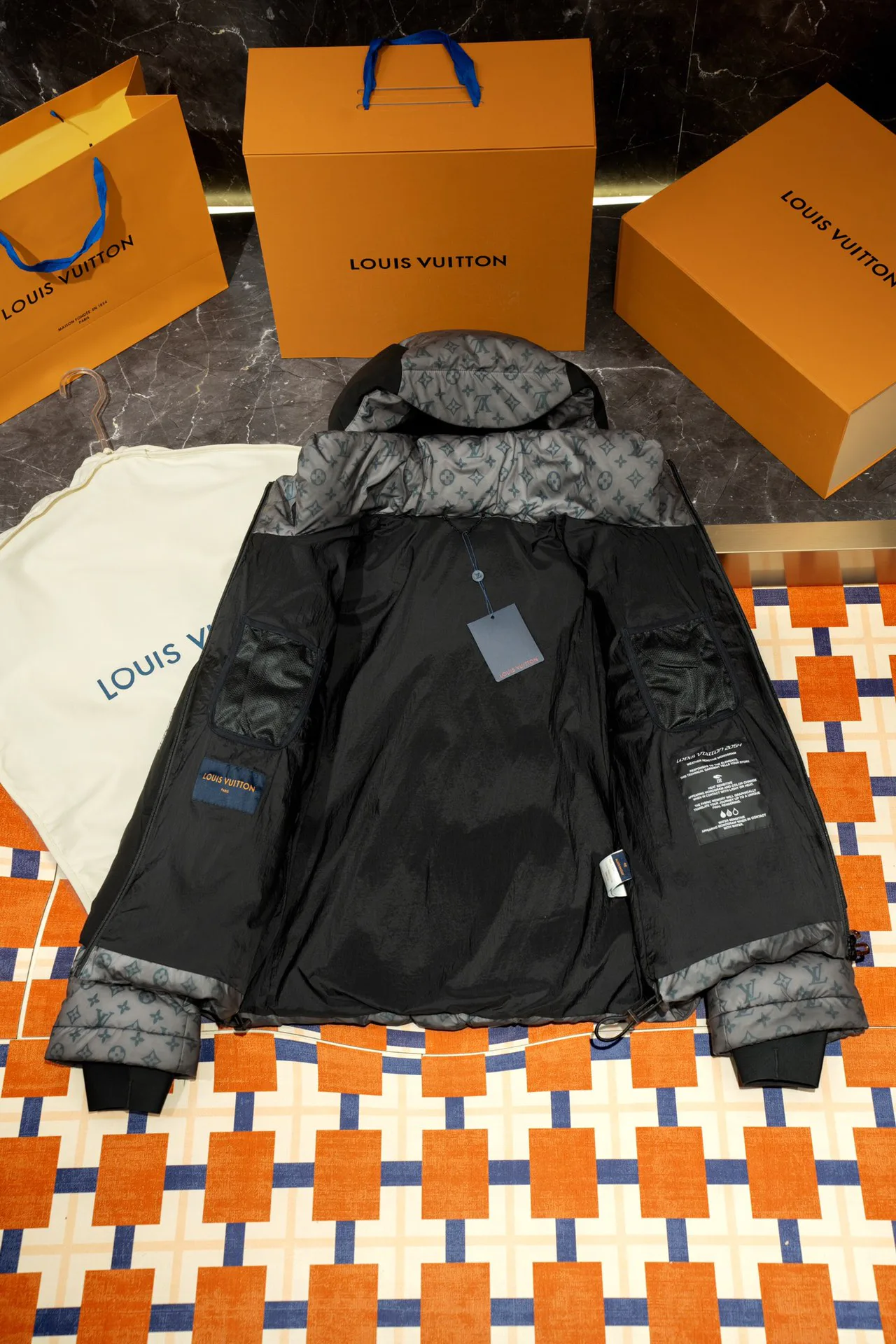 Women's Jackets And Down Jackets LOUIS VUITTON 18188959