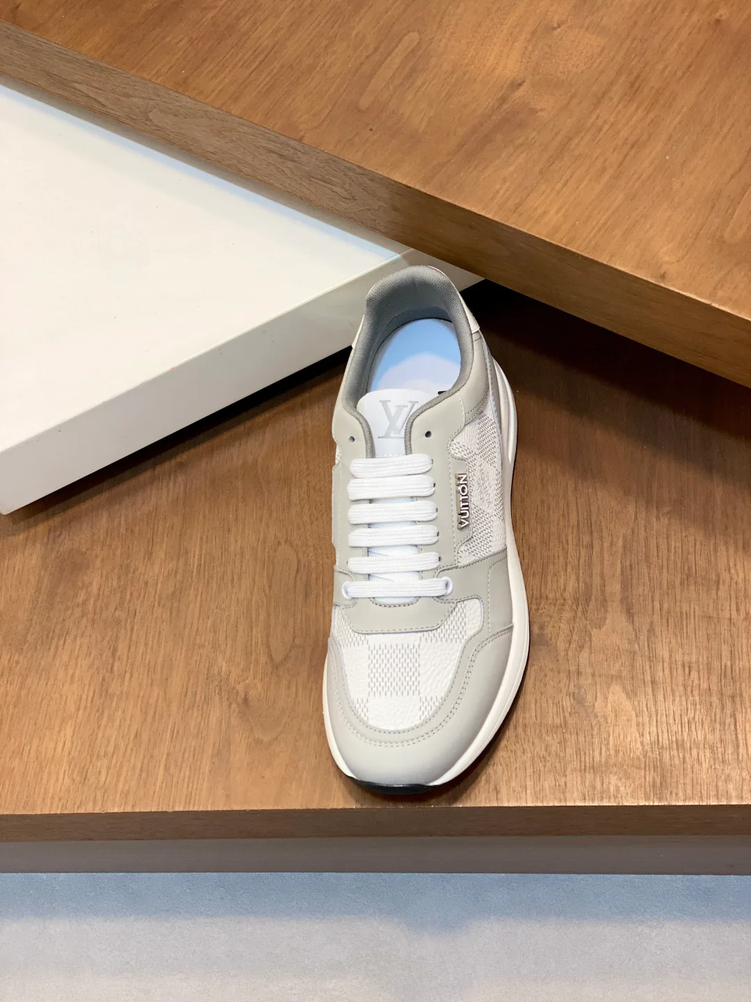 Men's Sneakers LOUIS VUITTON 18274584