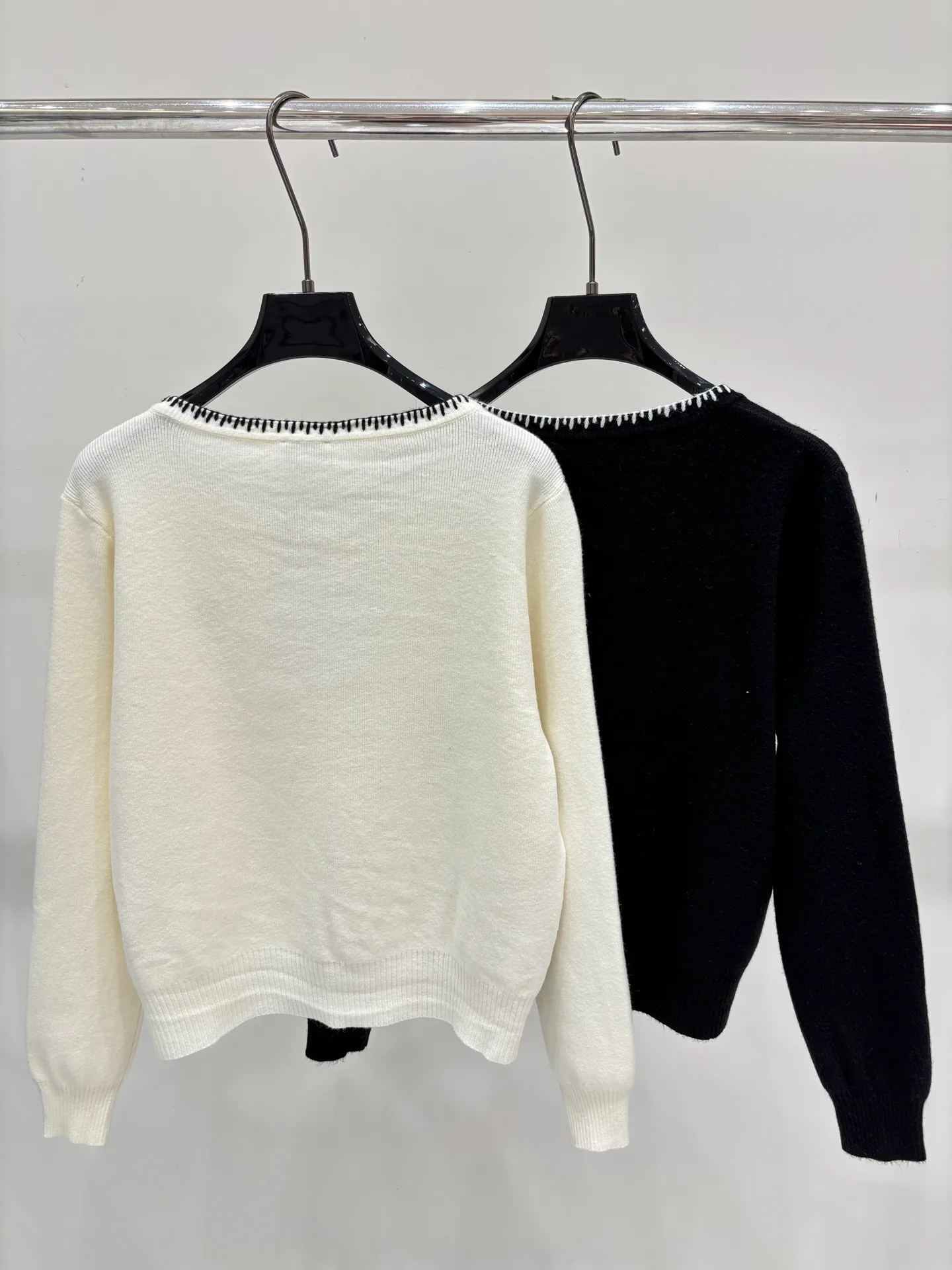 Women's Jumpers And Sweaters CHANEL 18138032