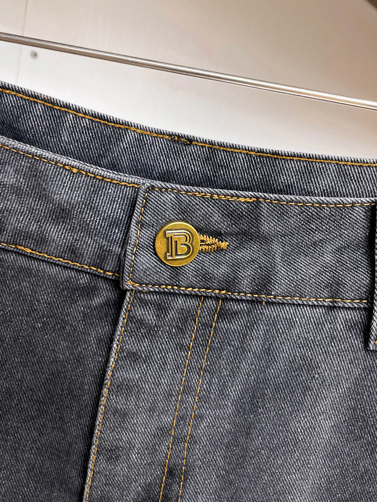 Men's Jeans BALENCIAGA 18345661