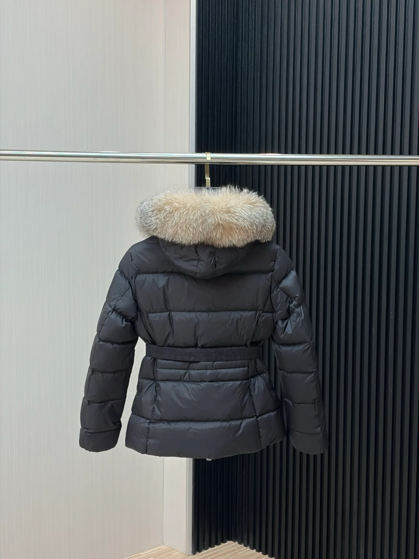 Women's Jackets And Down Jackets MONCLER 18007155
