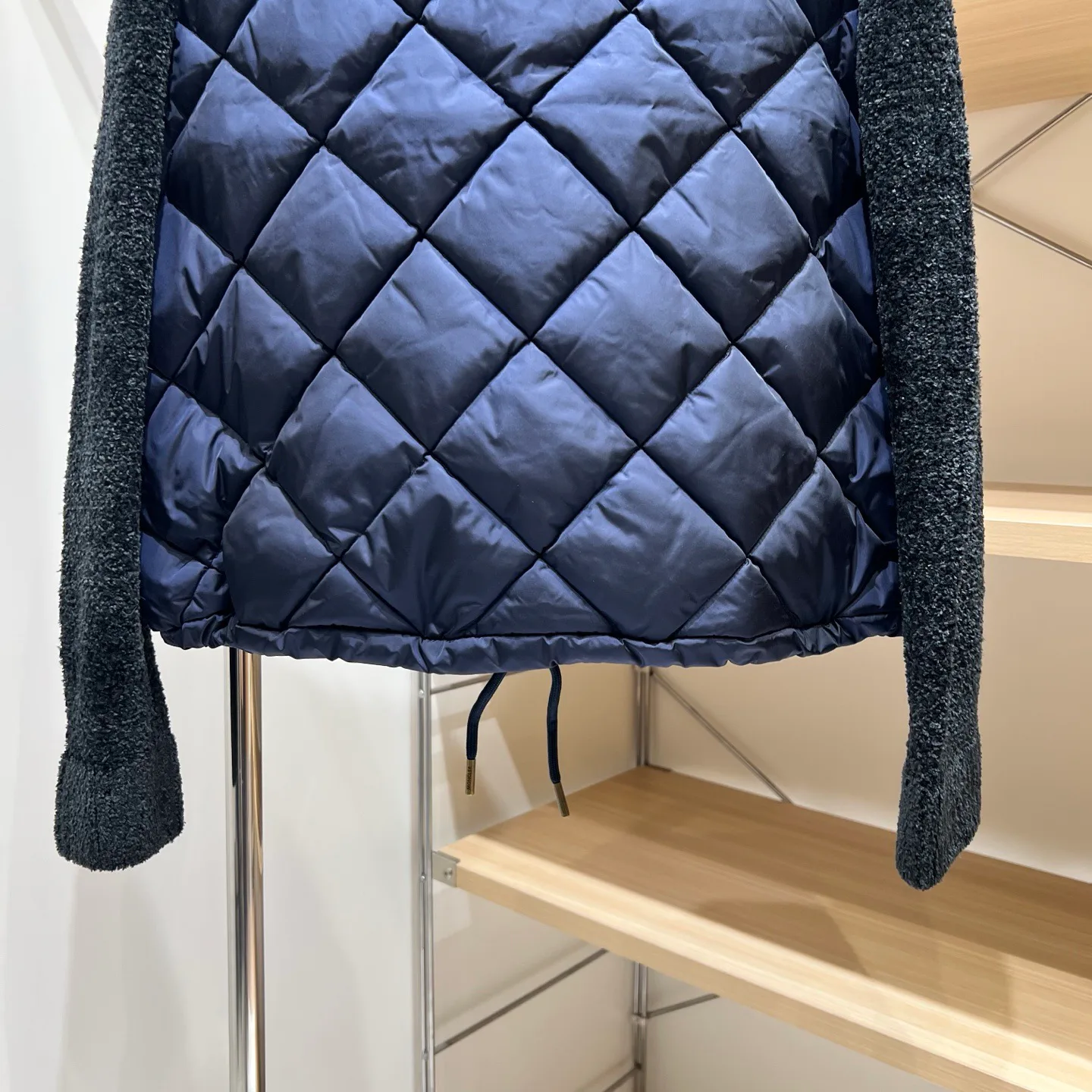 Women's Jackets And Down Jackets MONCLER 18188619