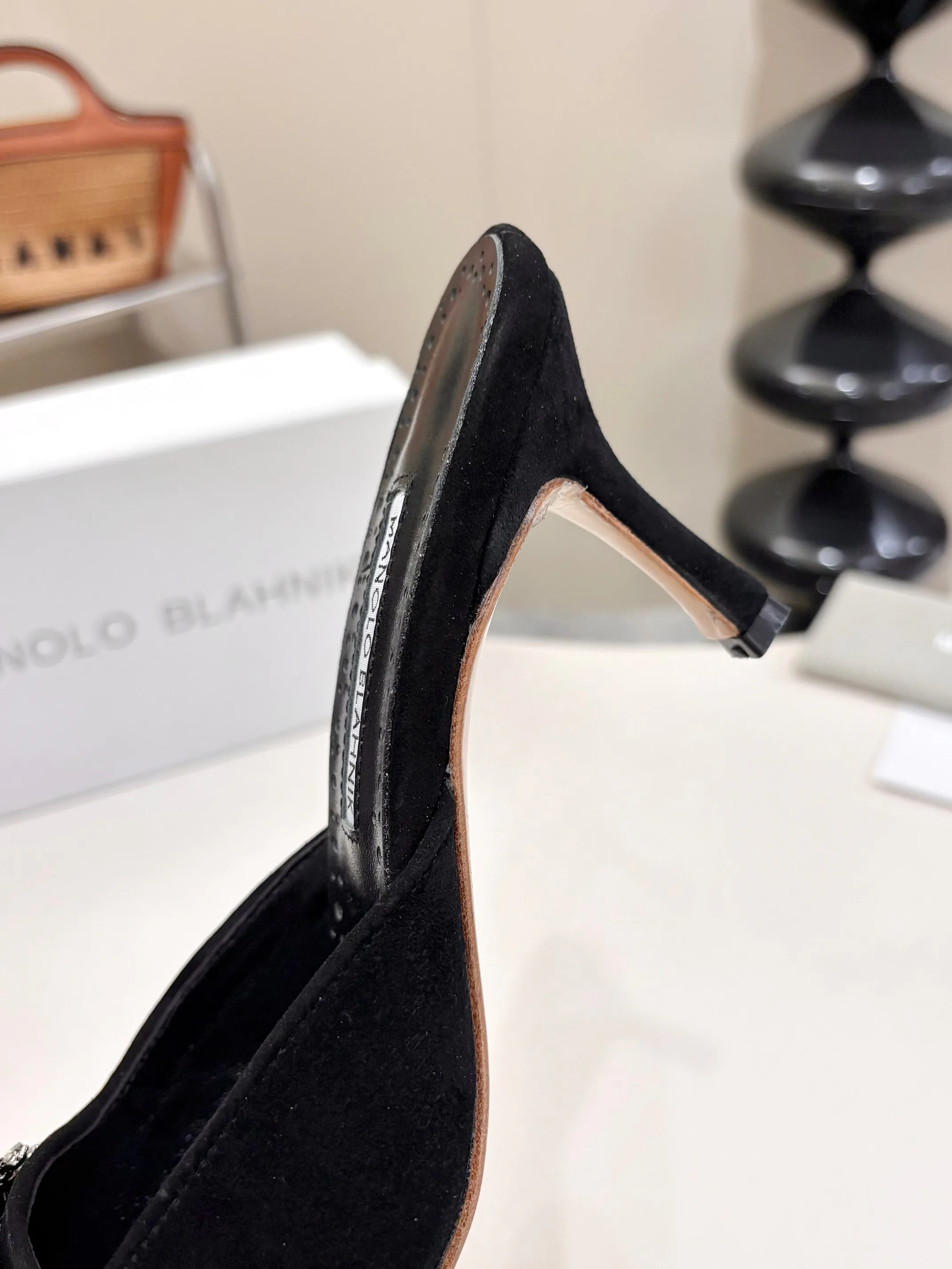 Women's Heels MANOLO BLAHNIK 17100599