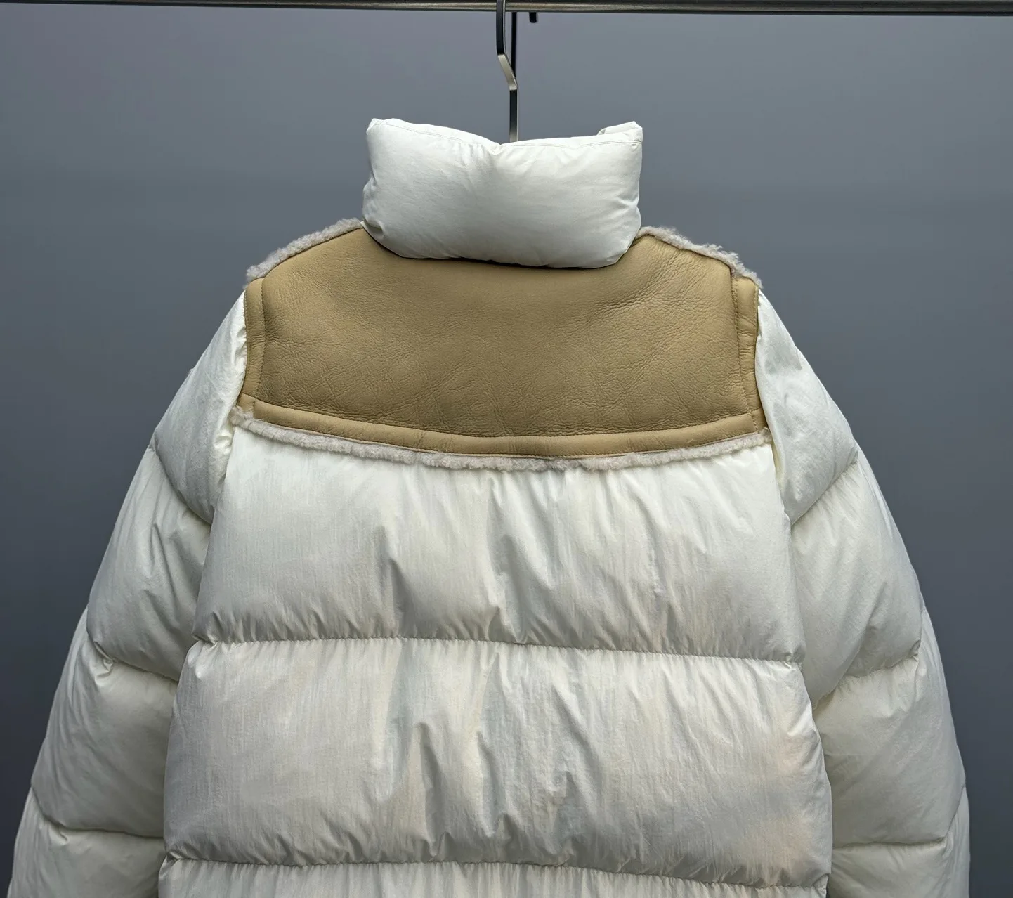 Women's Jackets And Down Jackets MONCLER 18106446