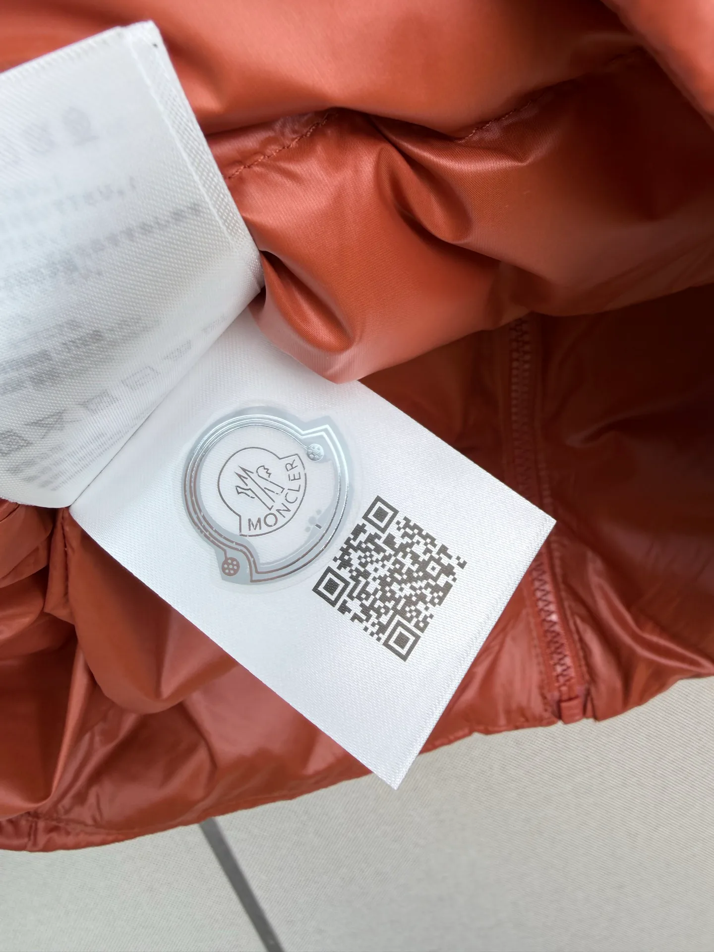 Women's Jackets And Down Jackets MONCLER 18501658