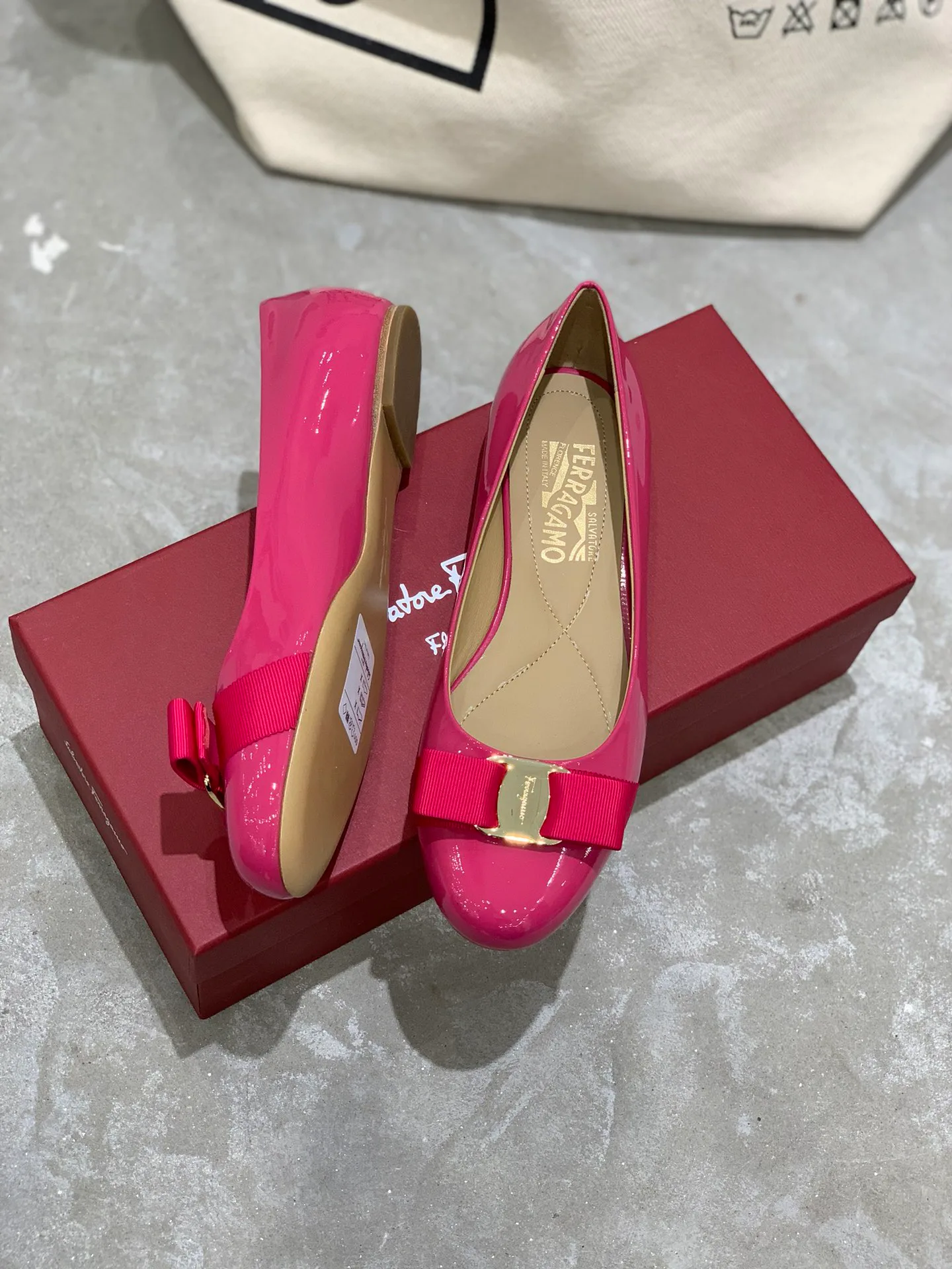 Women's Ballet Flats SALVATORE FERRAGAMO 18340646