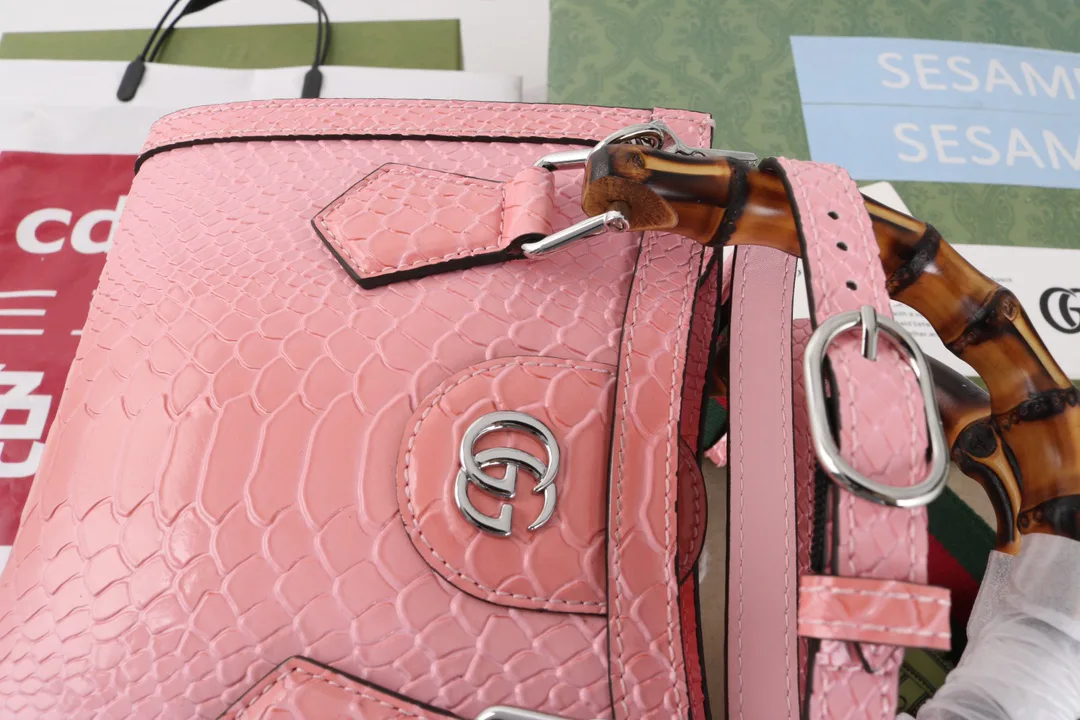 Women's Classic Handbags GUCCI 18065384